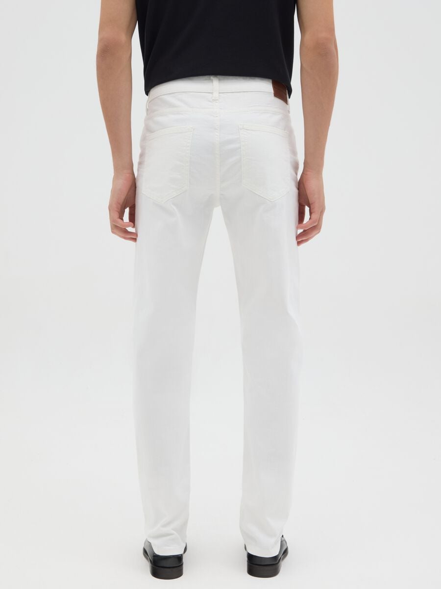 Men&rsquo;s slim-fit white denim jeans_3