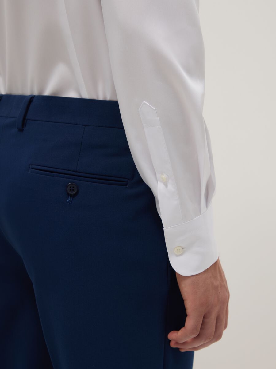 Camicia bianca slim fit con collo alla francese_3