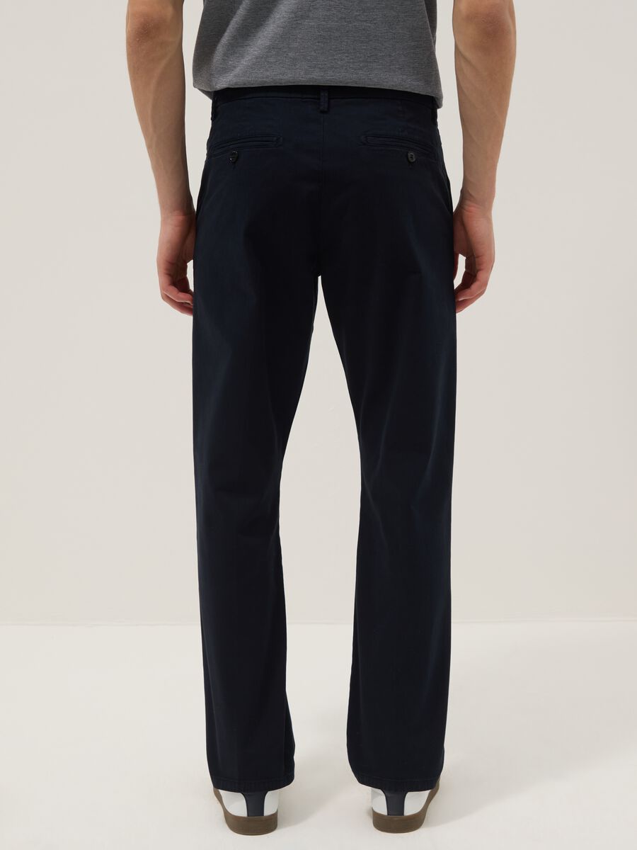 Pantaloni chino blu in cotone elasticizzato regular fit_2