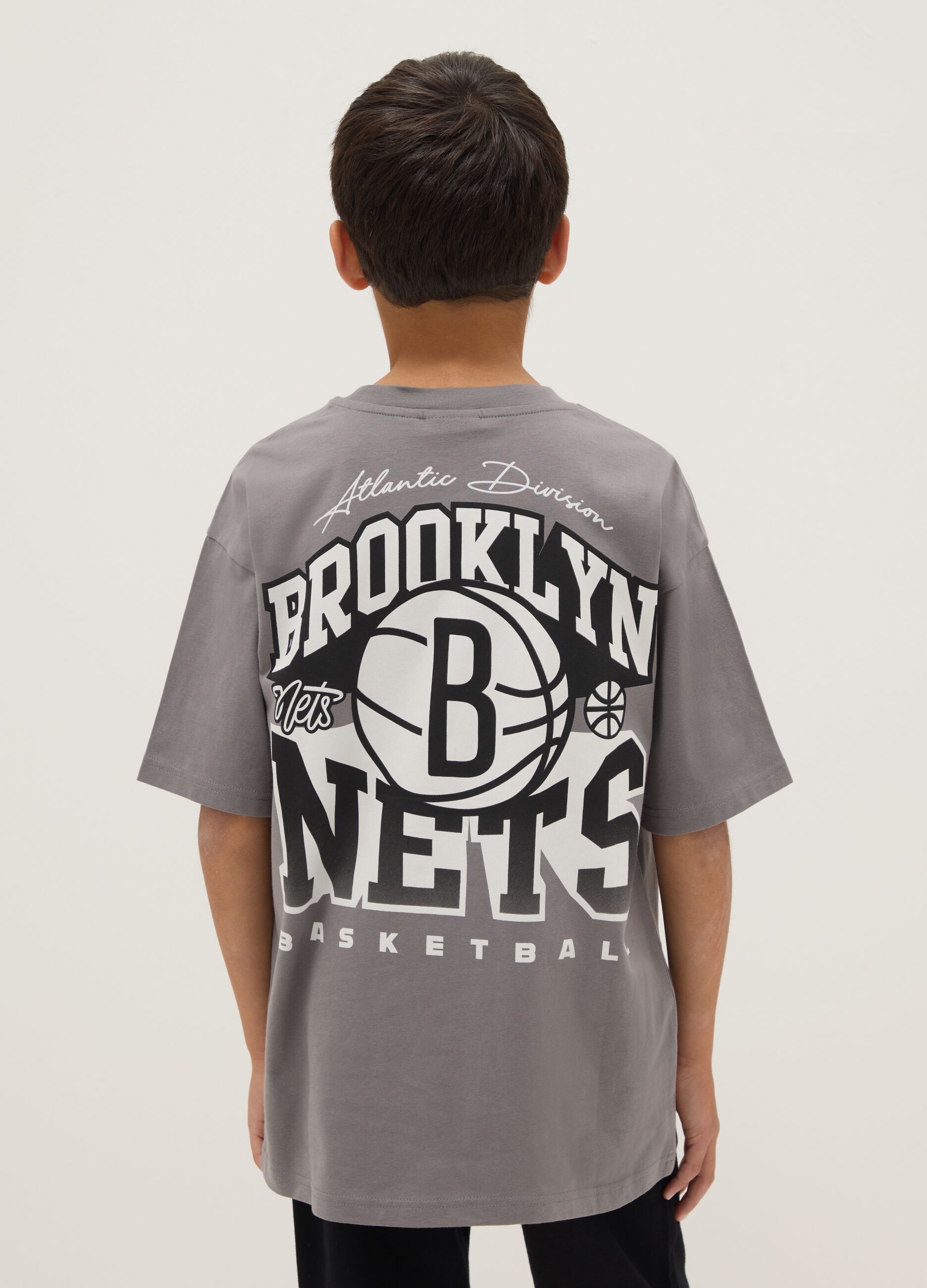Grey over-fit pure cotton children's t-shirt with Brooklyn Nets logo