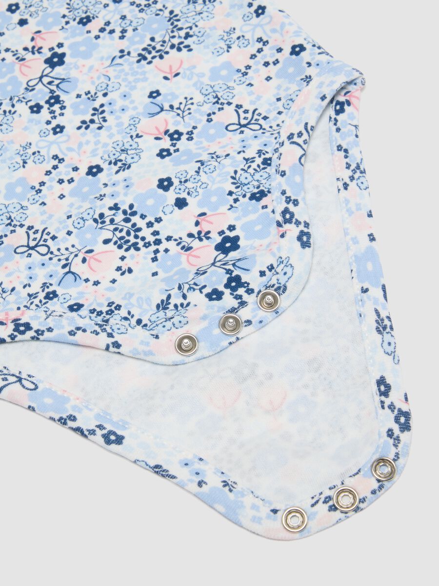 3-pack of multicolour pure cotton bodysuits for baby girl_3