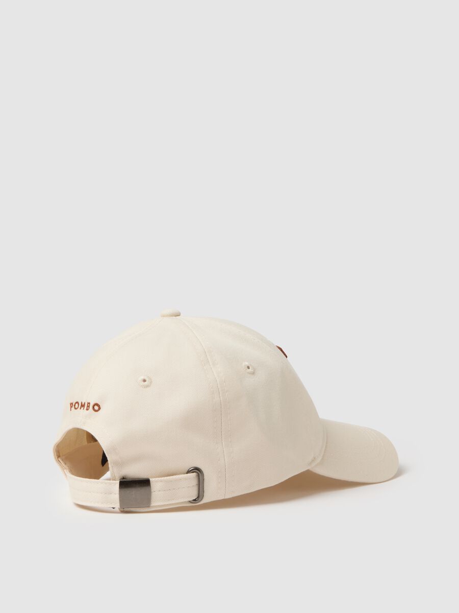 Beige pure cotton cap with adjustable visor and embroidered P_3