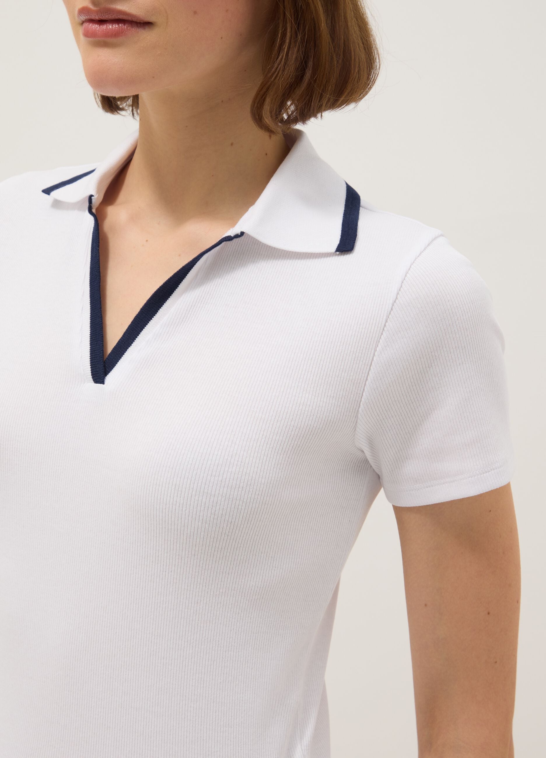 White stretch cotton regular fit polo shirt with contrasting collar