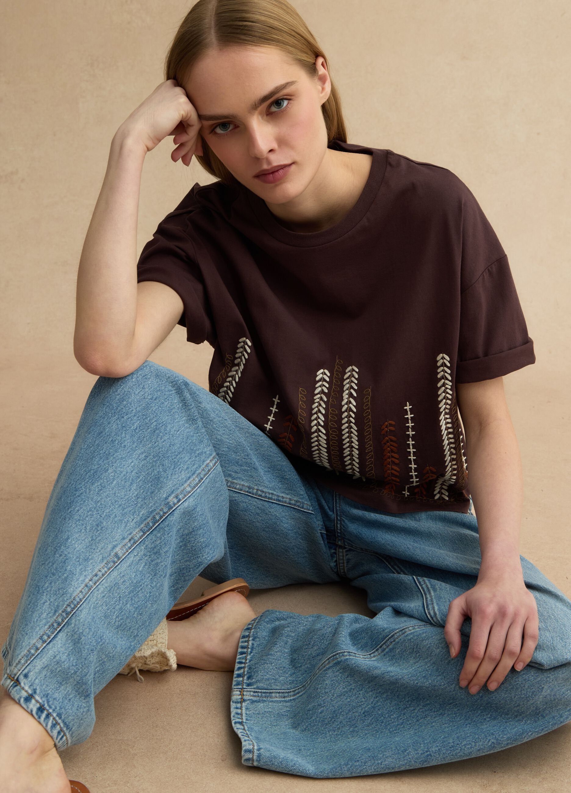 Brown pure cotton regular fit t-shirt with embroidery