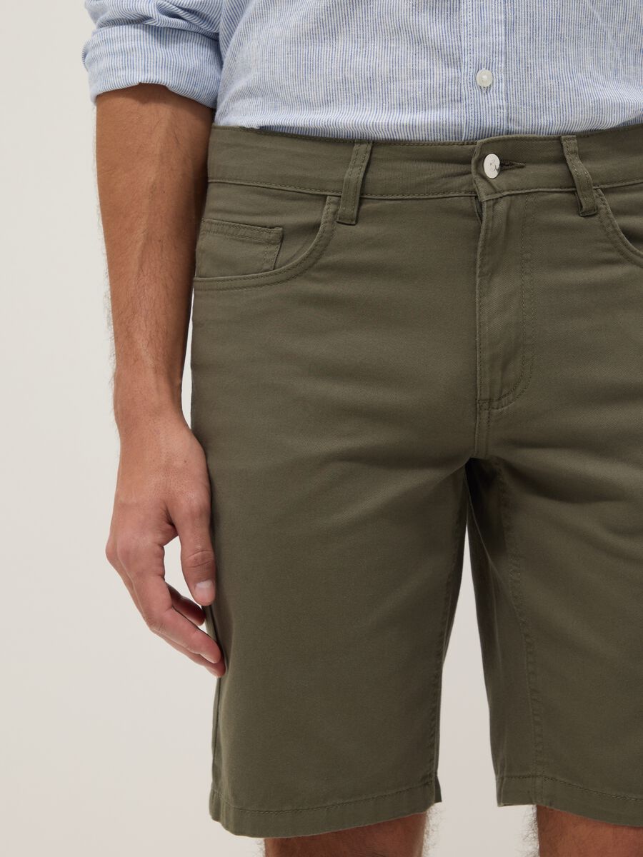 Shorts verdi in puro cotone regular fit_3