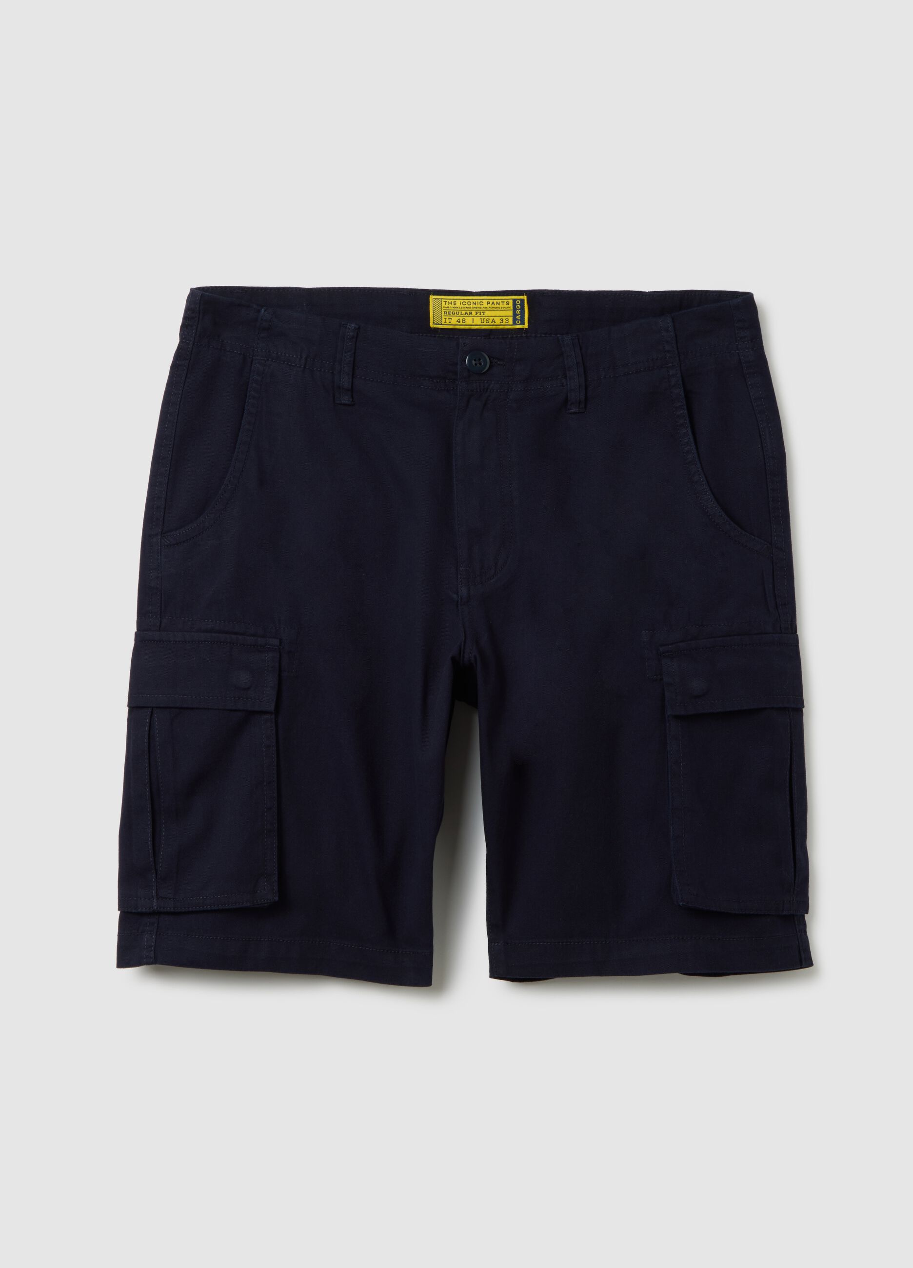 Men&rsquo;s blue regular fit Bermuda shorts in 100% cotton