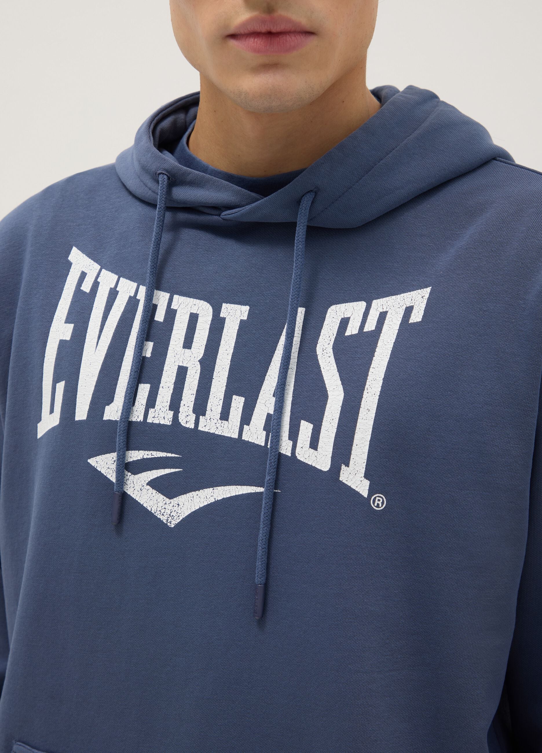 Blue cotton blend hoodie in regular fit with Everlast logo