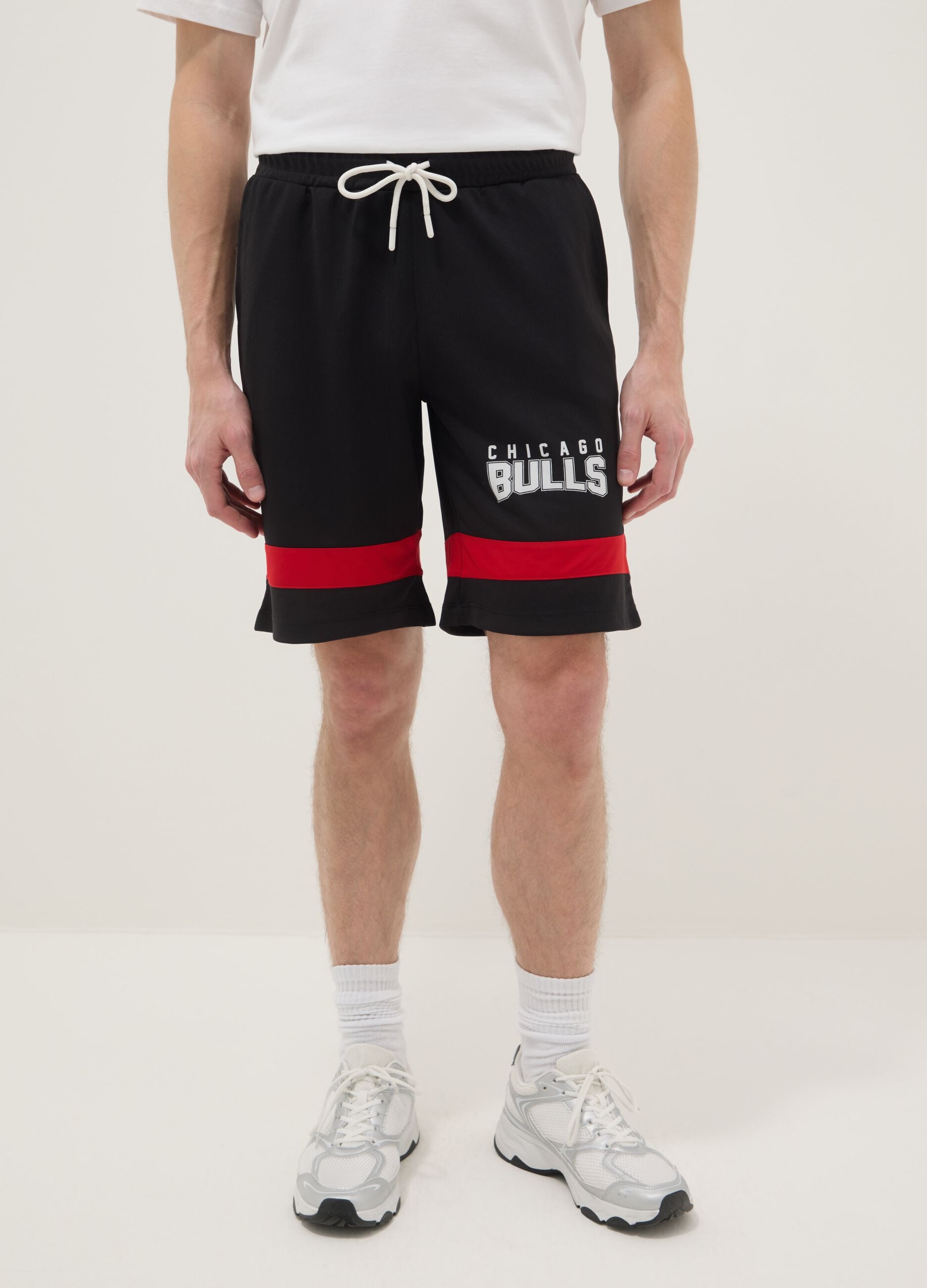 Multicolour pure cotton shorts with Chicago Bulls logo