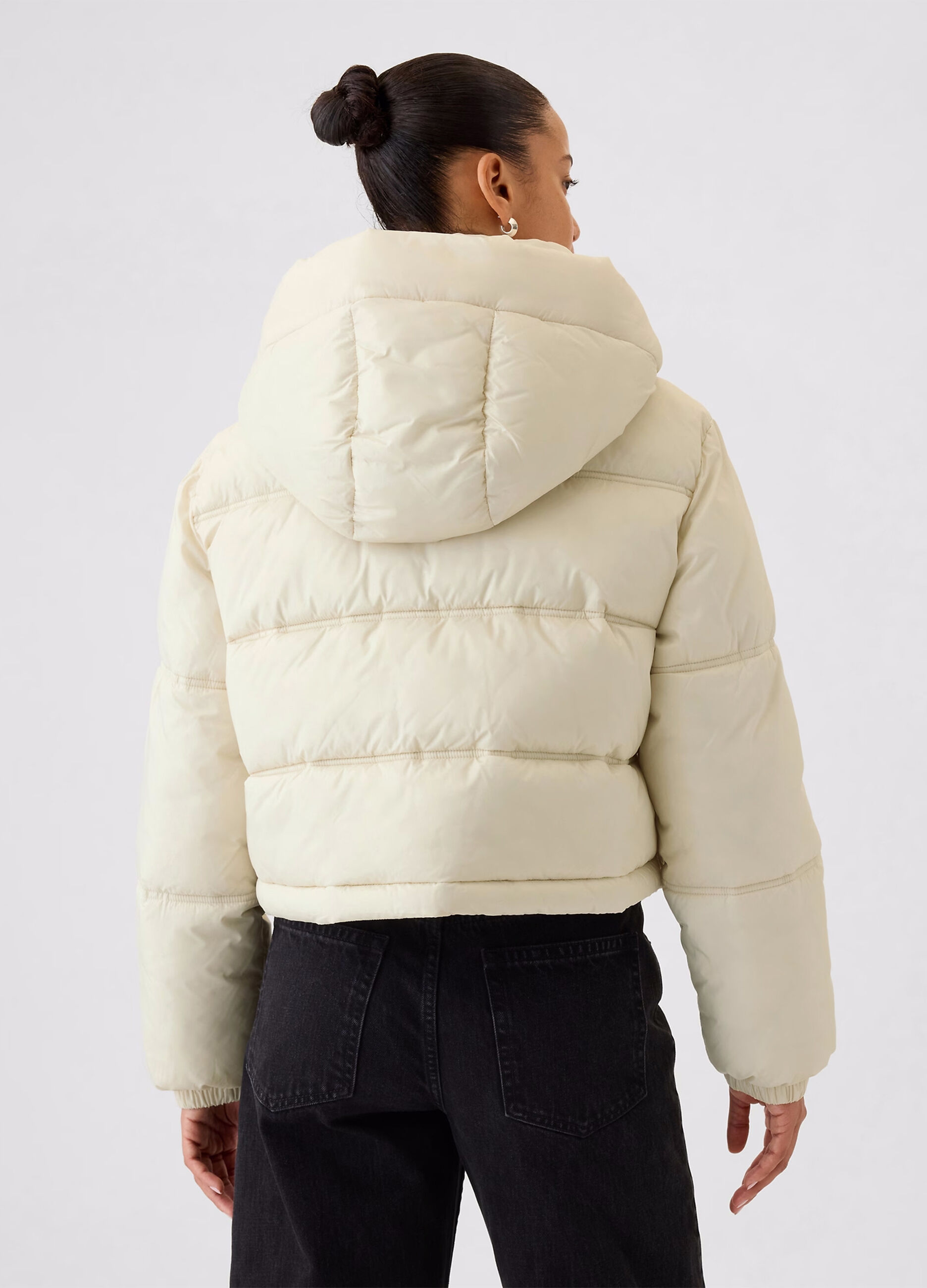 Short quilted down jacket with hood