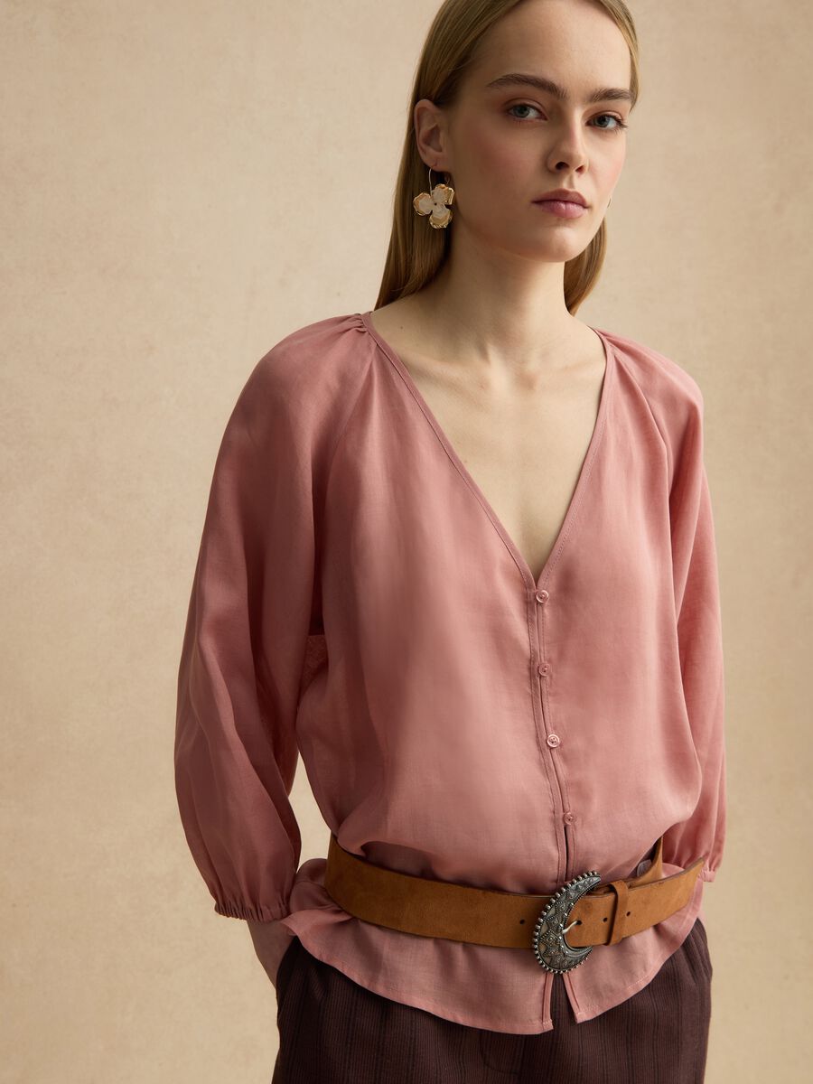 Pink ramie and lyocell-blend shirt with V-neck, regular fit_0