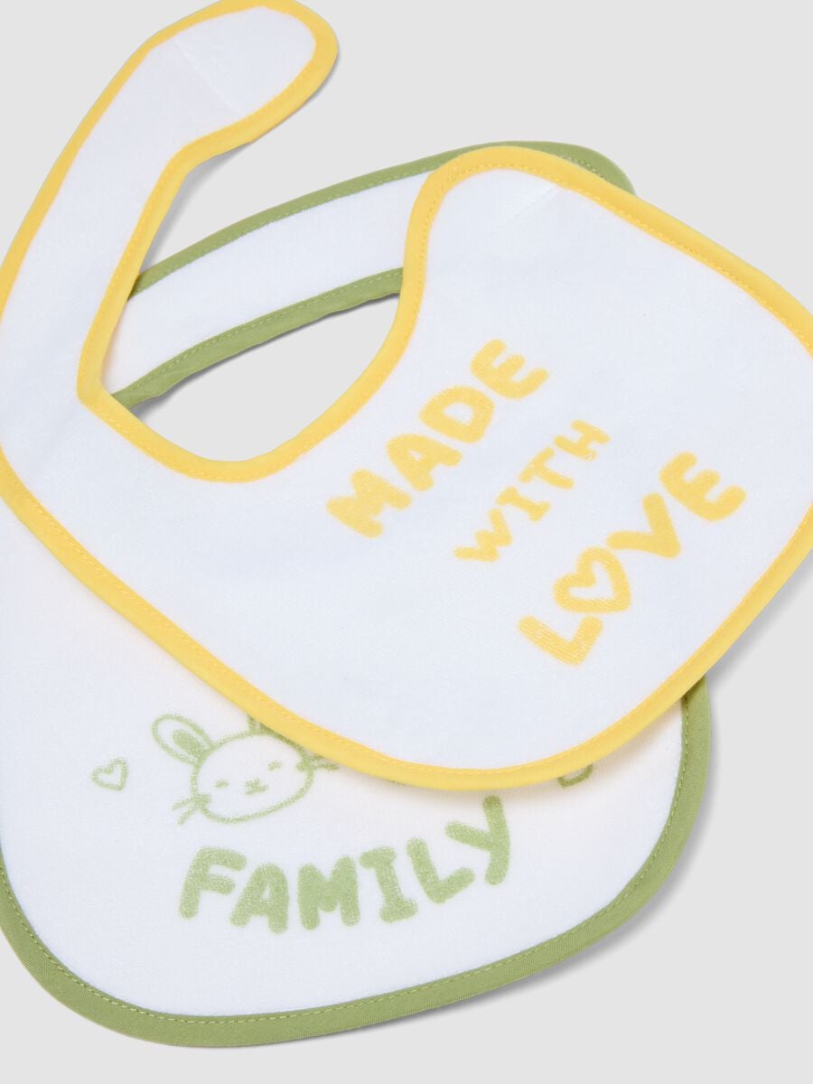 Pack of four multicoloured organic cotton-blend bibs for baby_1