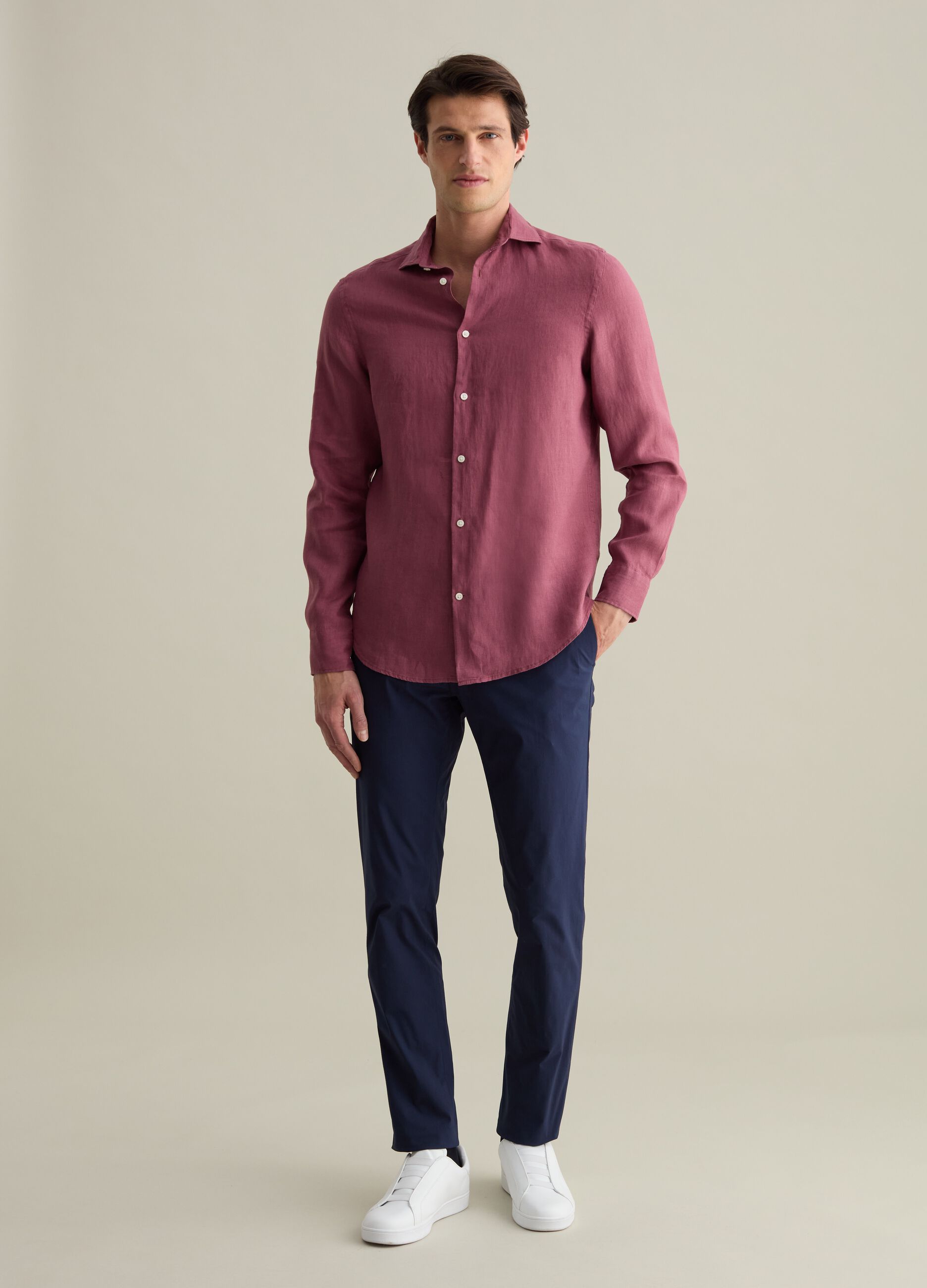 Contemporary slim-fit trousers in stretch cotton