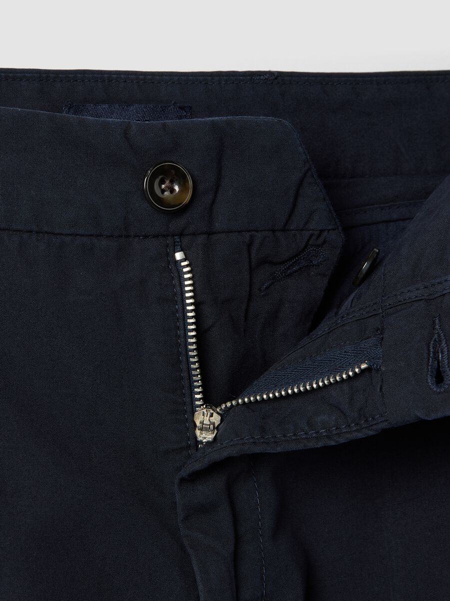 Blue cotton chino trousers with carrot fit_5