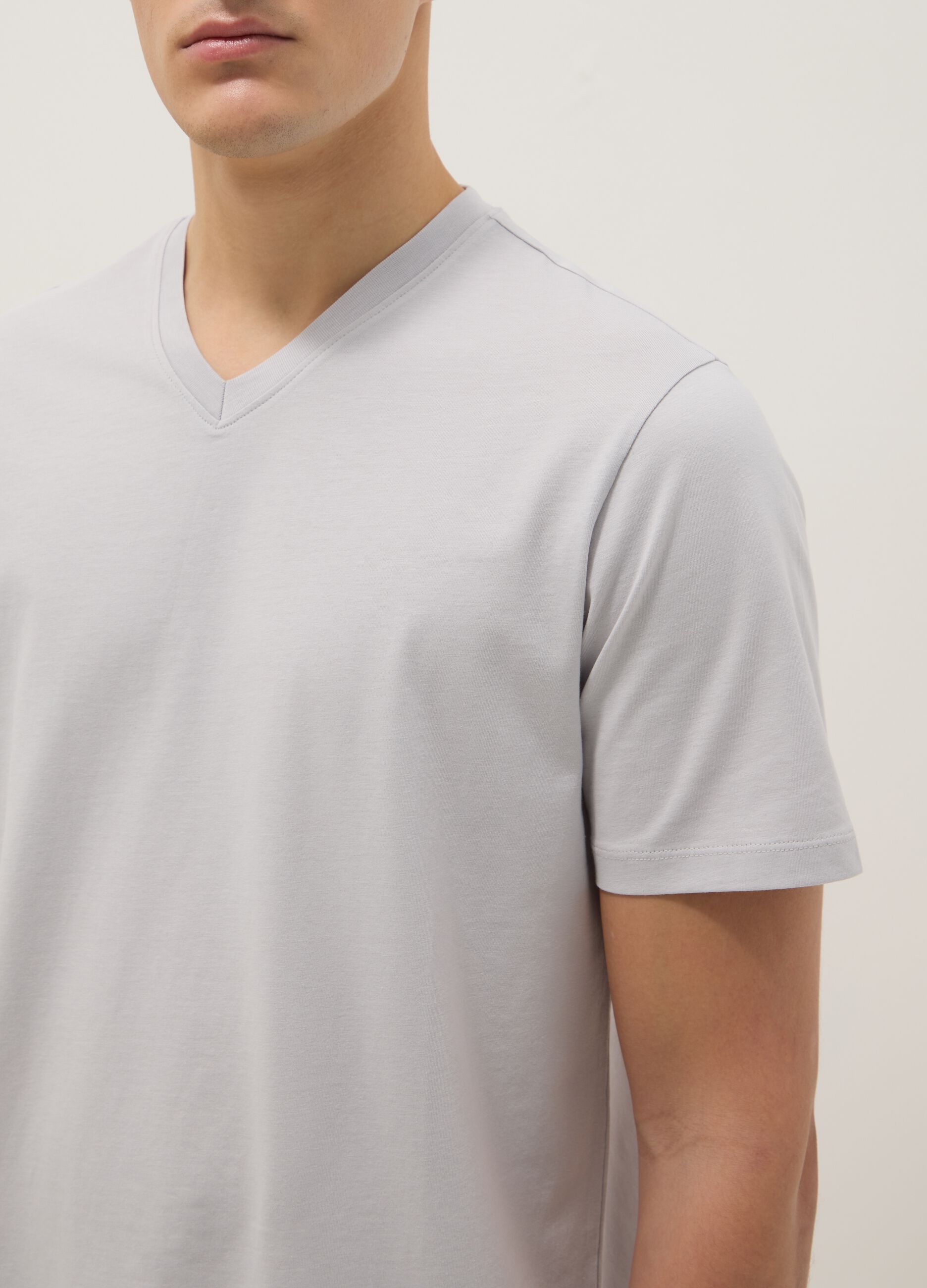 Grey pure cotton regular fit V-neck T-shirt