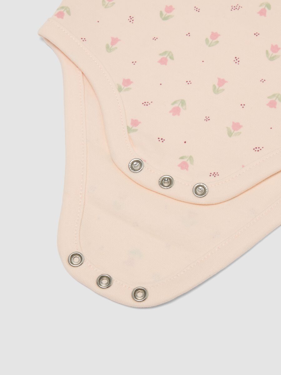 3-pack of multicolour organic cotton bodysuits for baby girl_3