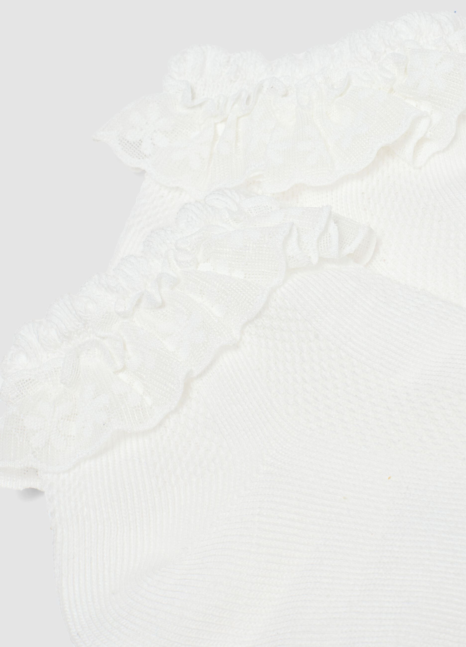 White short cotton socks with frills for girls