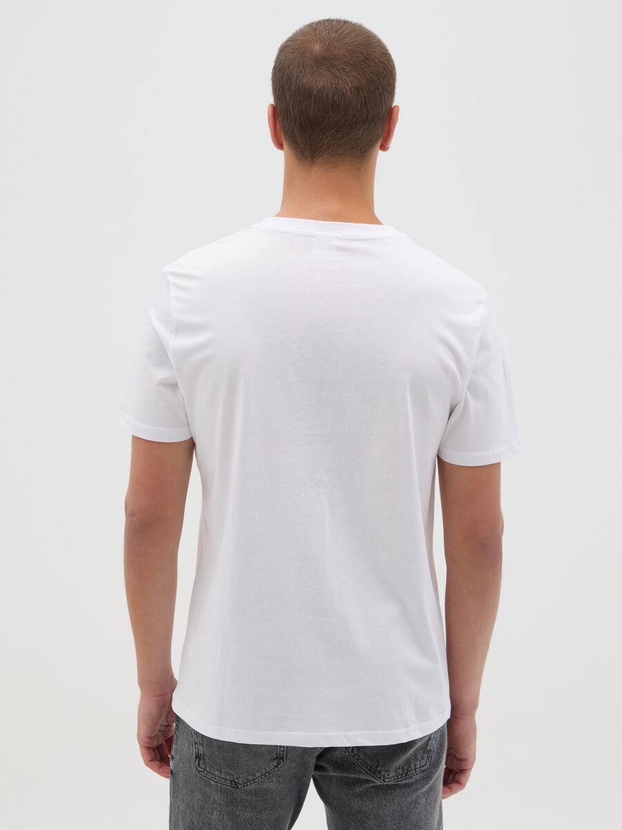 Men&rsquo;s white regular-fit T-shirt in 100% cotton with black print_3