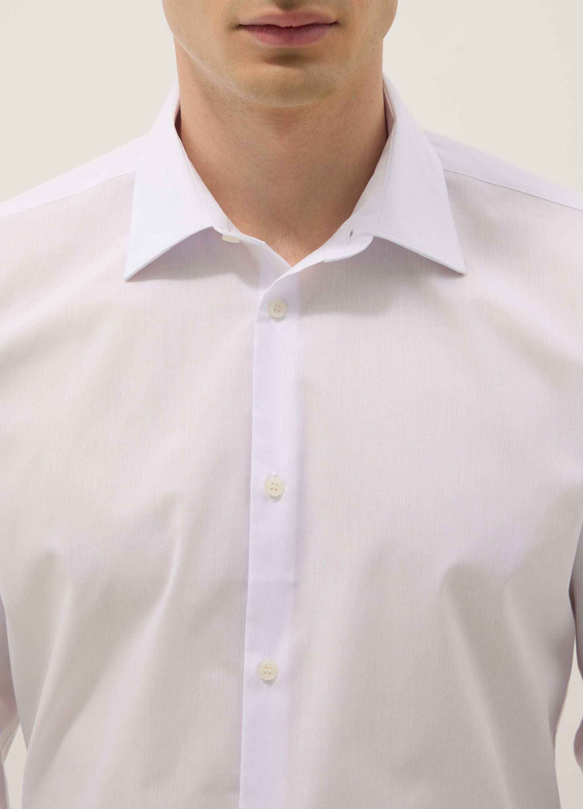 White long-sleeve cotton blend slim fit easy iron shirt