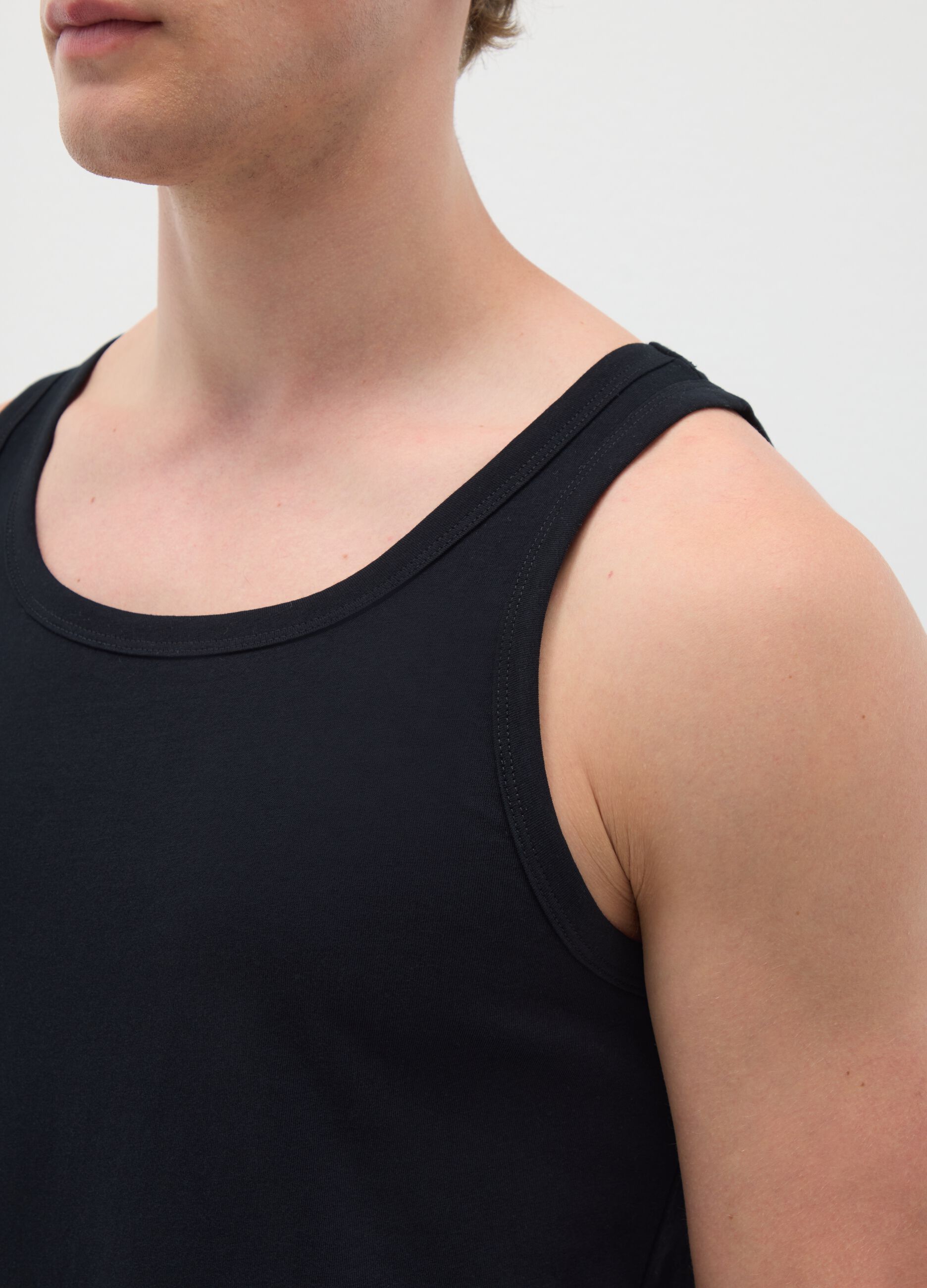 Black regular-fit vest top in pure organic cotton