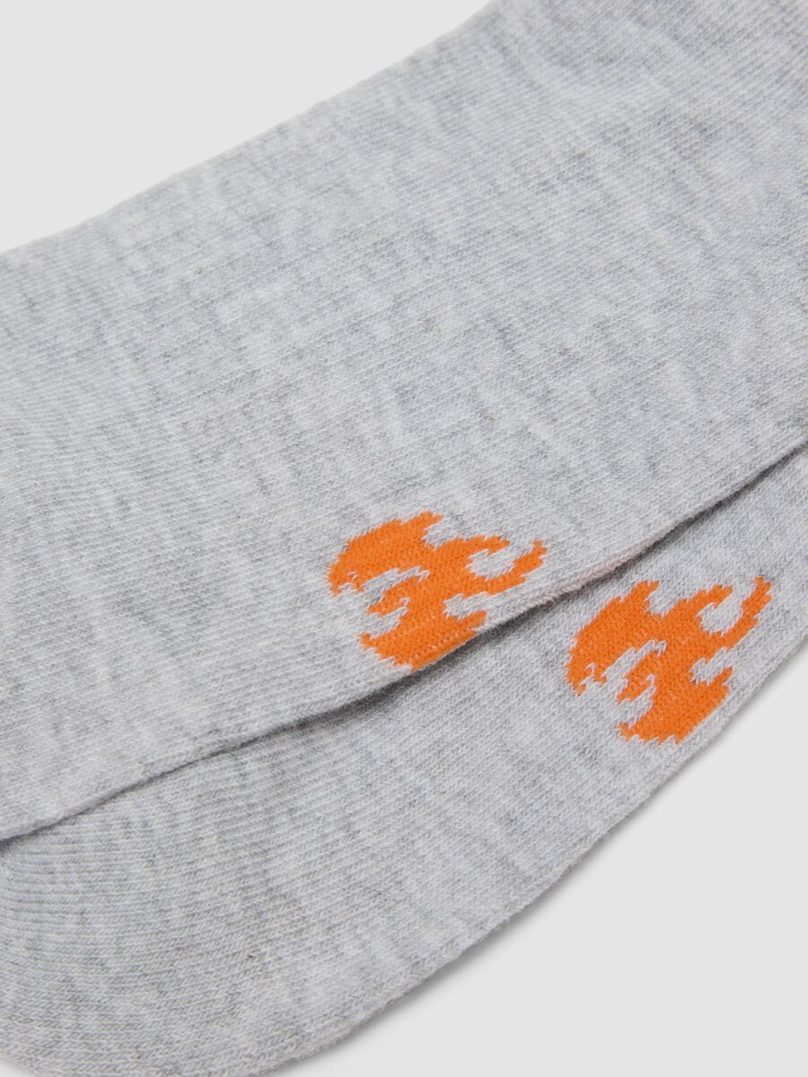 Three-pack of multicoloured sports socks in stretch cotton_1