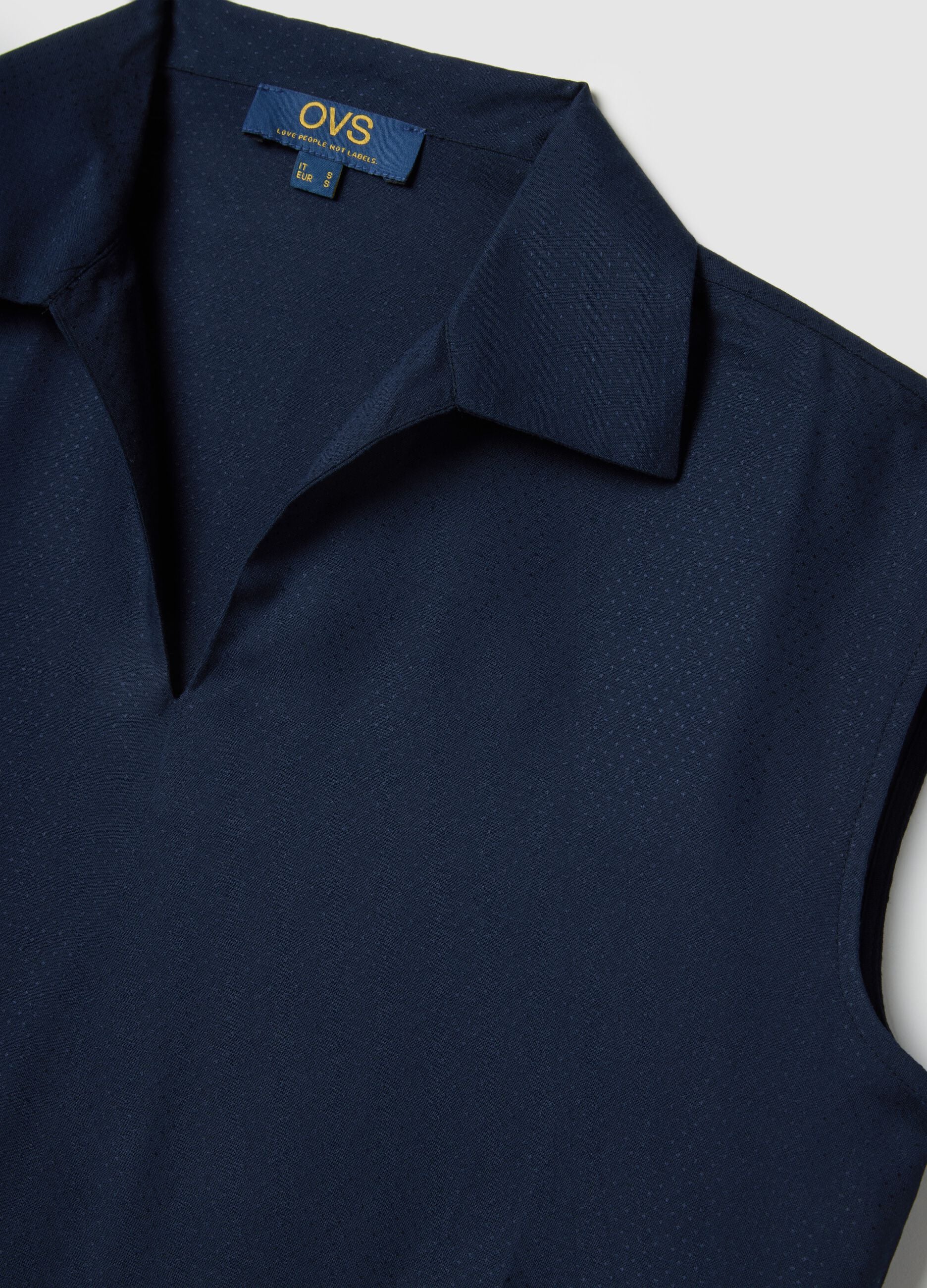 Sleeveless blouse in pure blue viscose, regular fit with V-neck