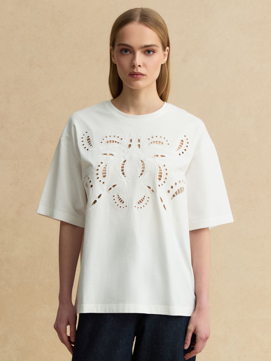 White pure cotton regular-fit T-shirt with broderie anglaise embroidery_0