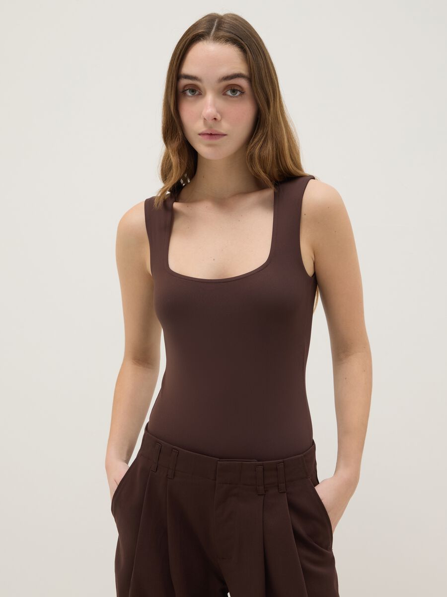 Brown fitted bodysuit with square neckline_1