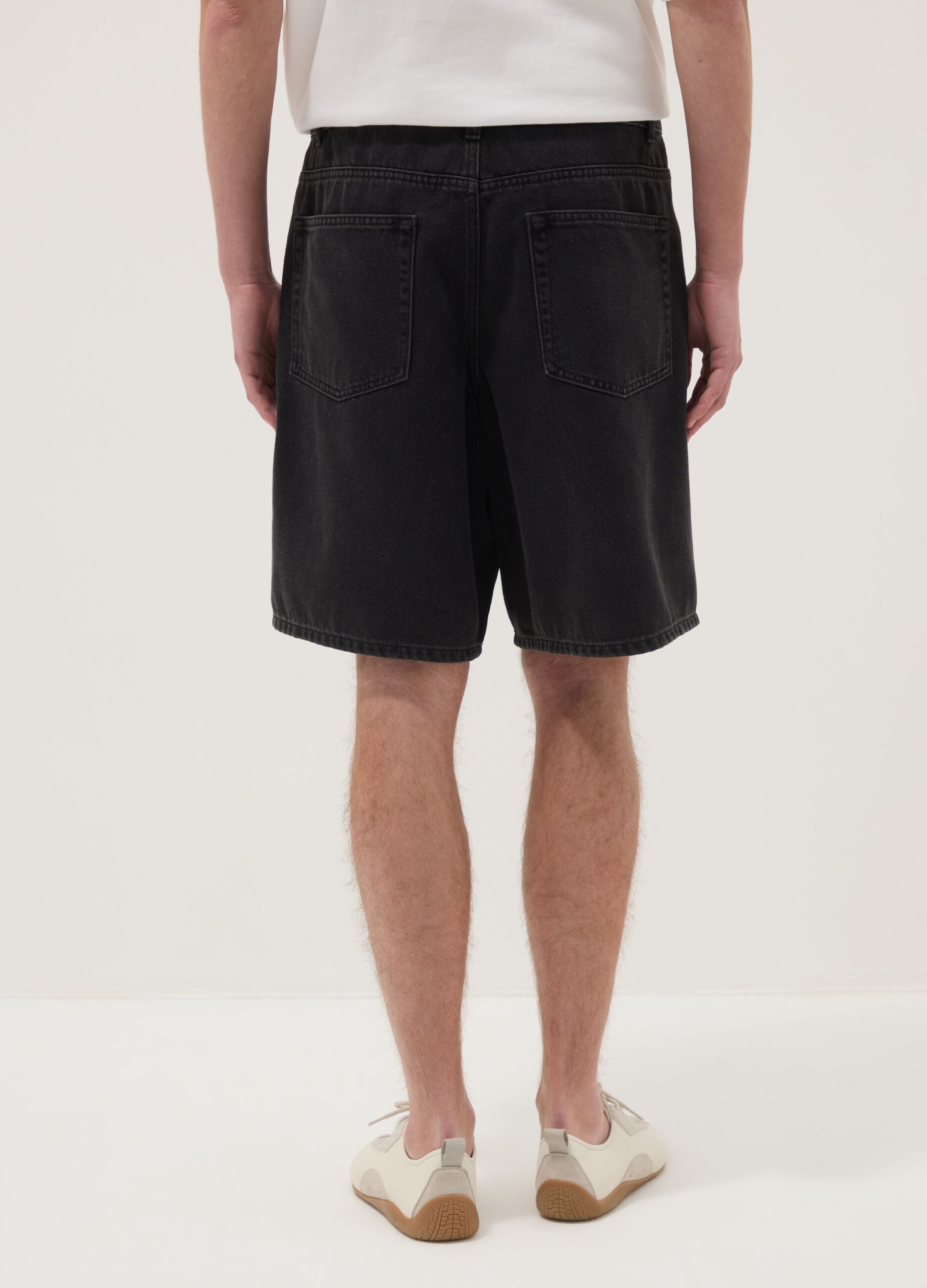 Black denim bermuda shorts in a cotton blend, baggy fit
