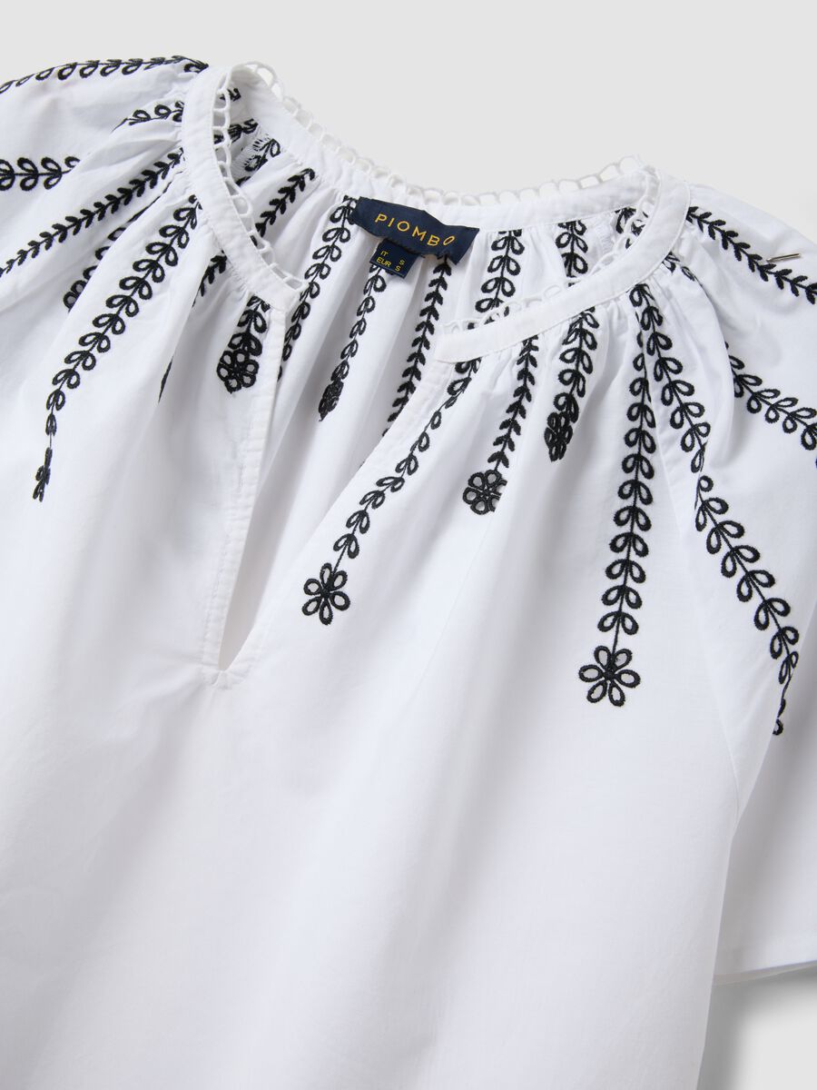 White pure cotton shirt with embroidery_5