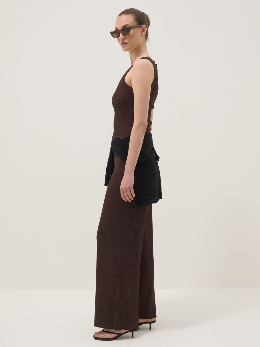 Brown stretch wide-leg trousers with crinkled texture_3