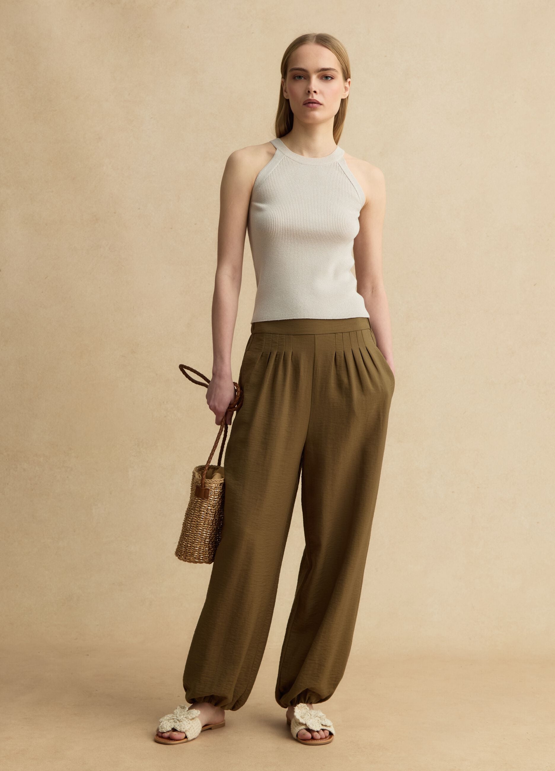 Fitted tank top in beige viscose blend