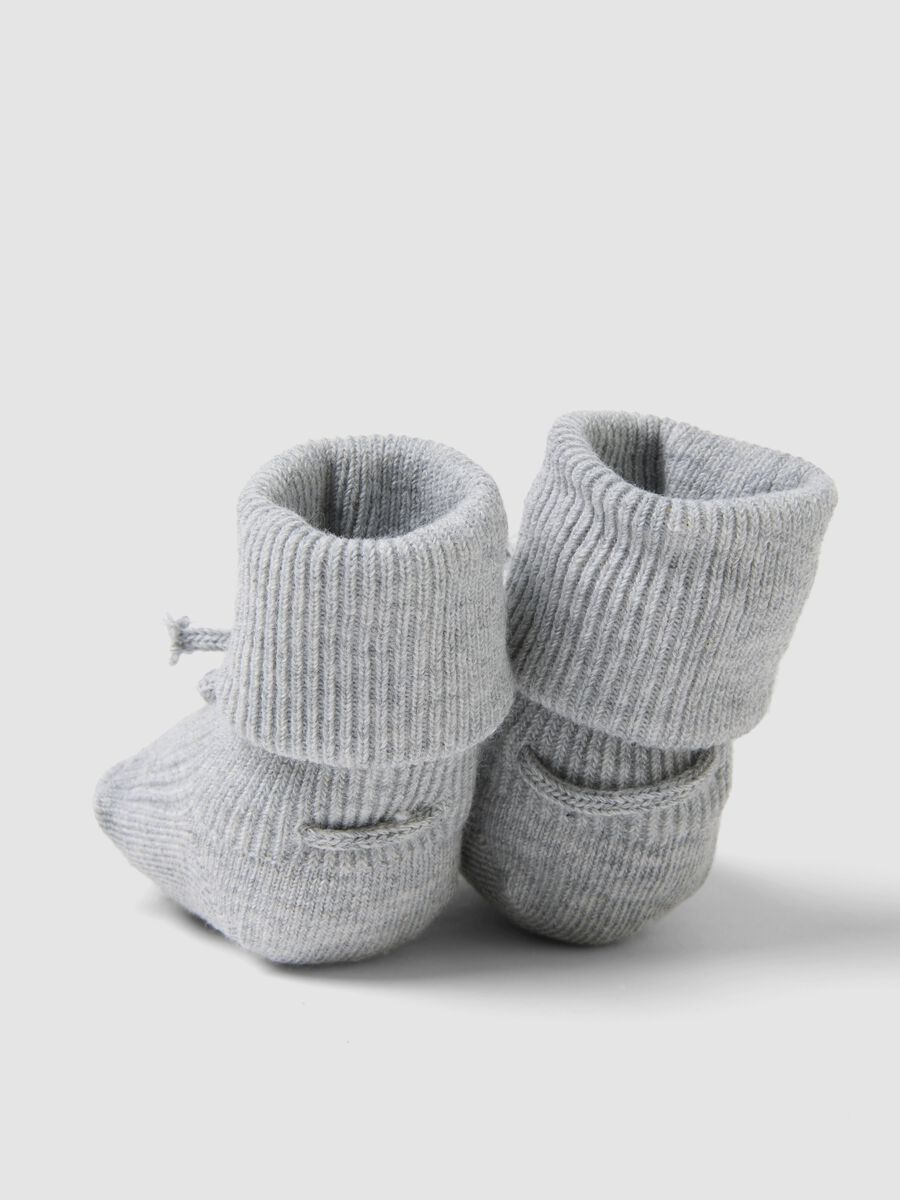 Grey organic cotton ribbed booties_1