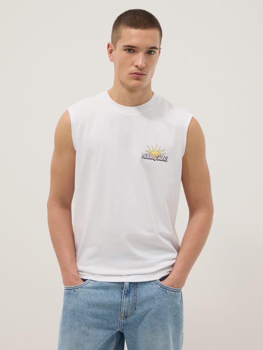 White pure cotton regular-fit vest with print_0