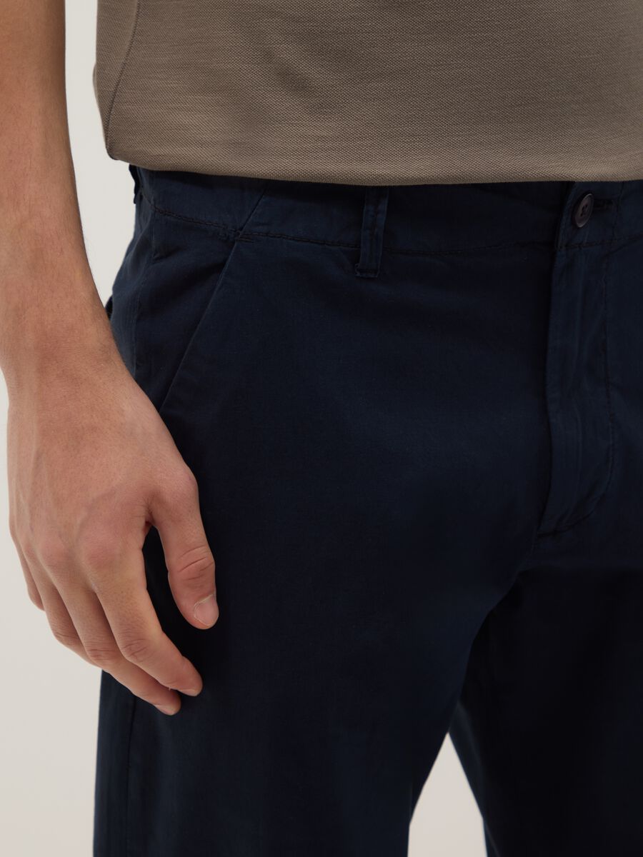Slim fit blue stretch cotton chino trousers_3