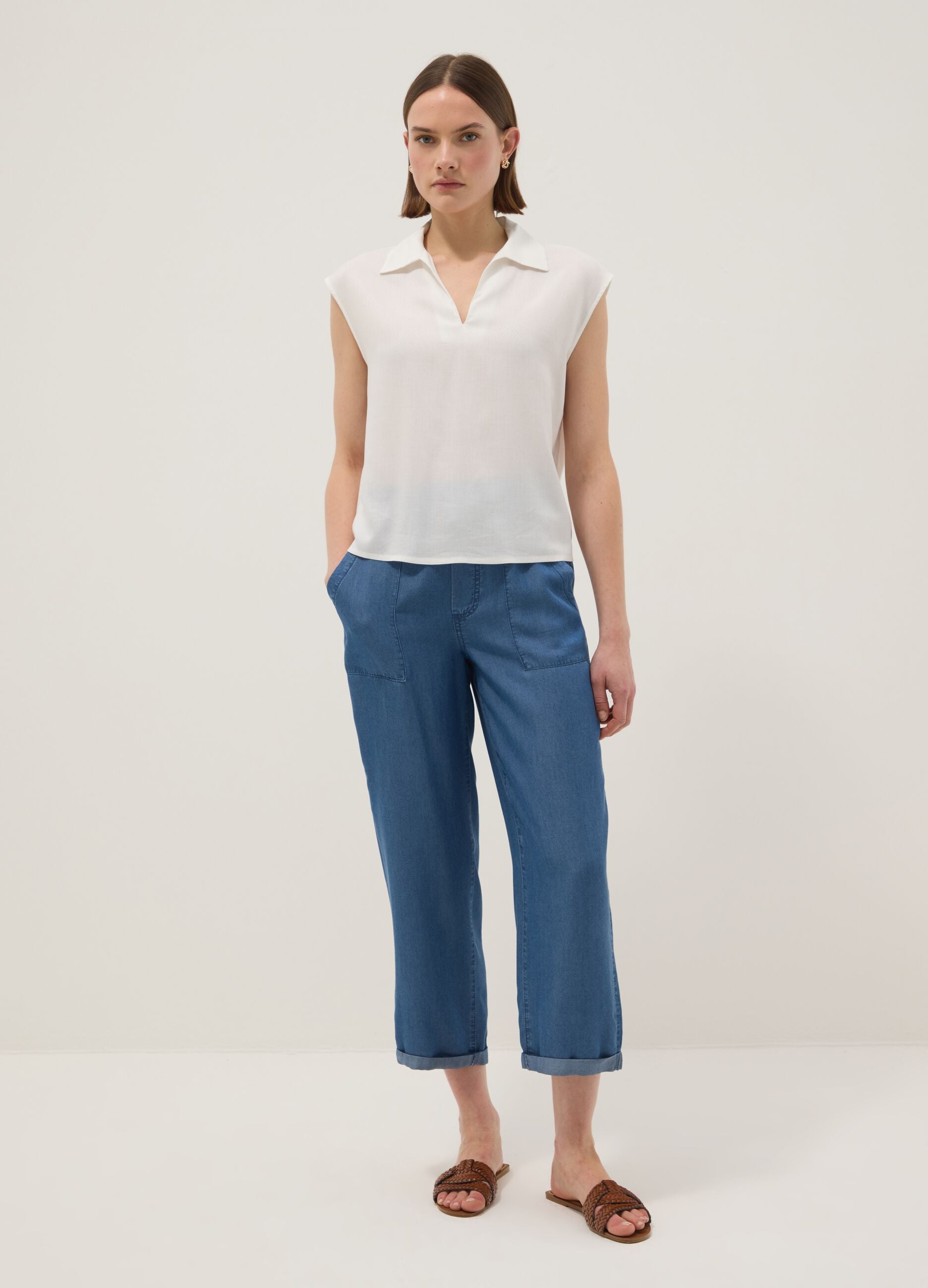 Light blue denim jeans in 100% lyocell with elasticated waist, relaxed fit