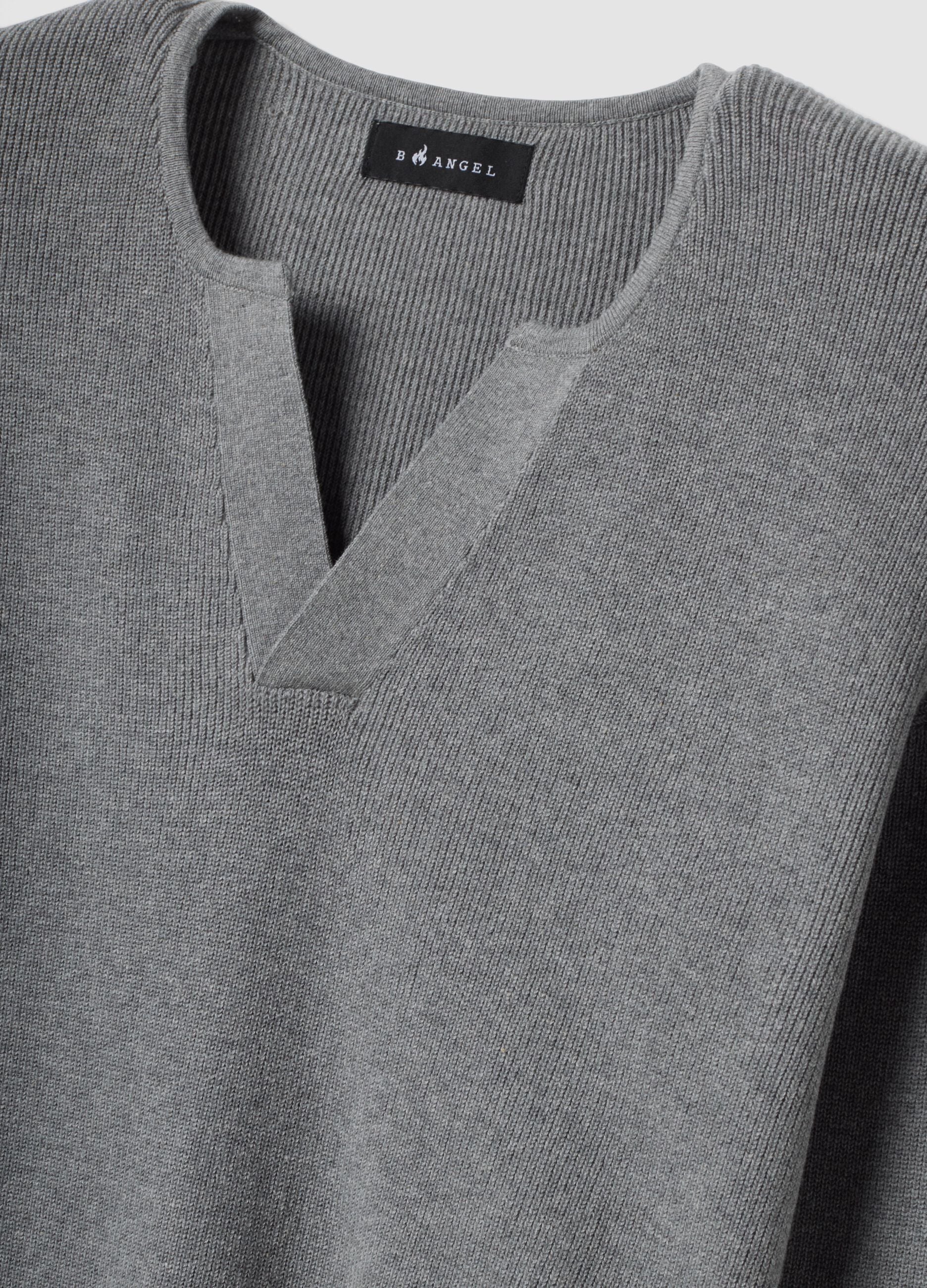 Maglia grigia in misto cotone con scollo serafino regular fit