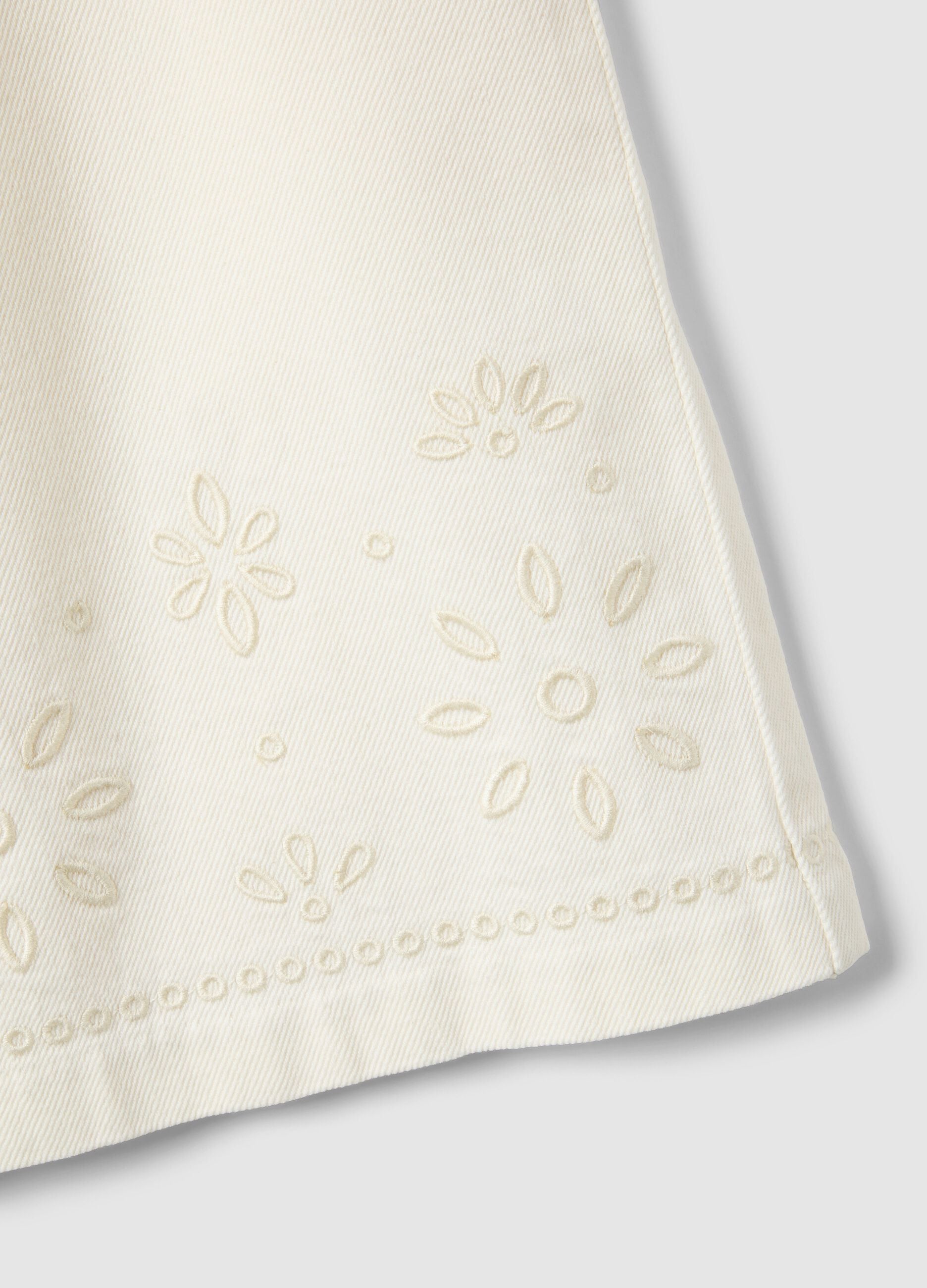 Girls' white cotton culotte trousers with embroidery