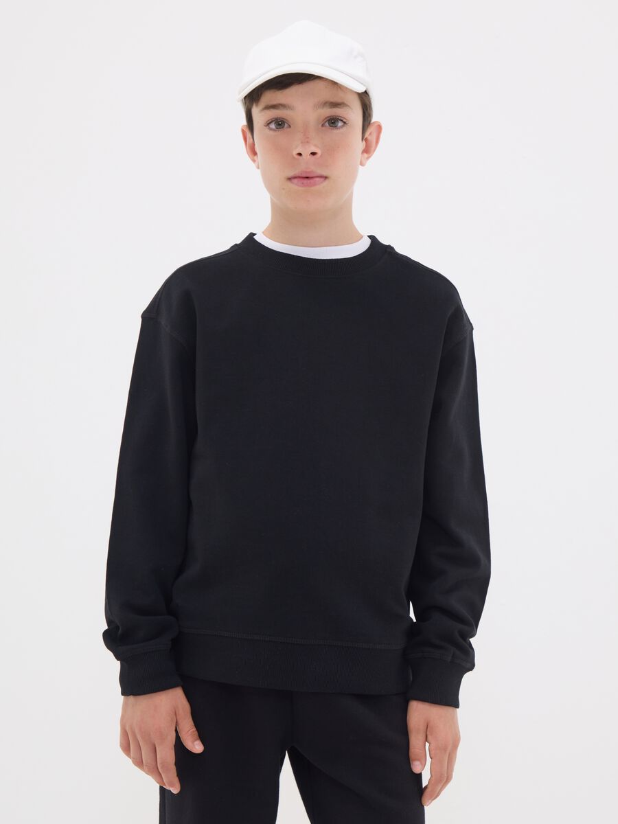 Black pure cotton crew-neck sweatshirt for boys, relaxed fit_1