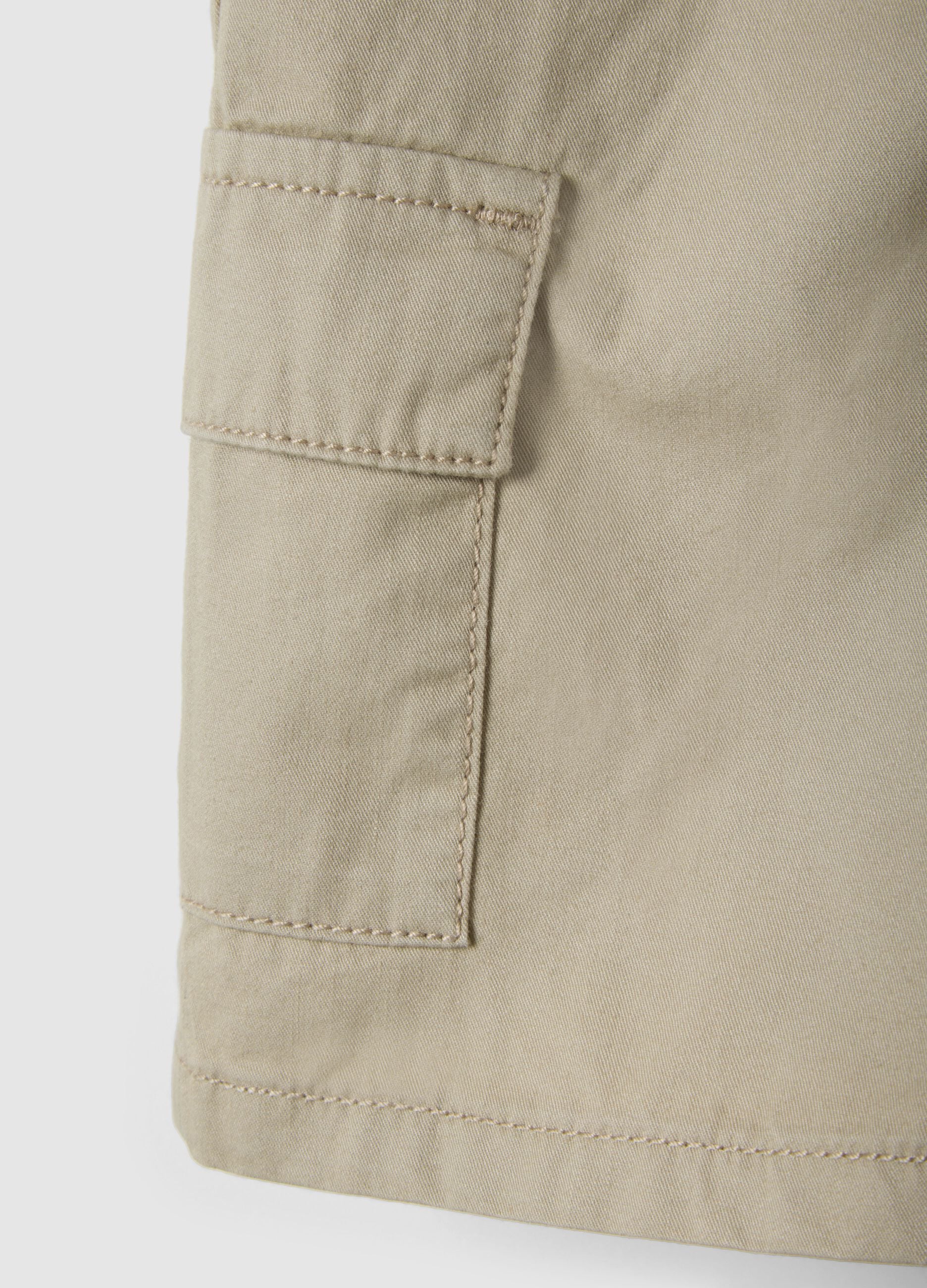 Beige cotton cargo shorts for kids regular fit
