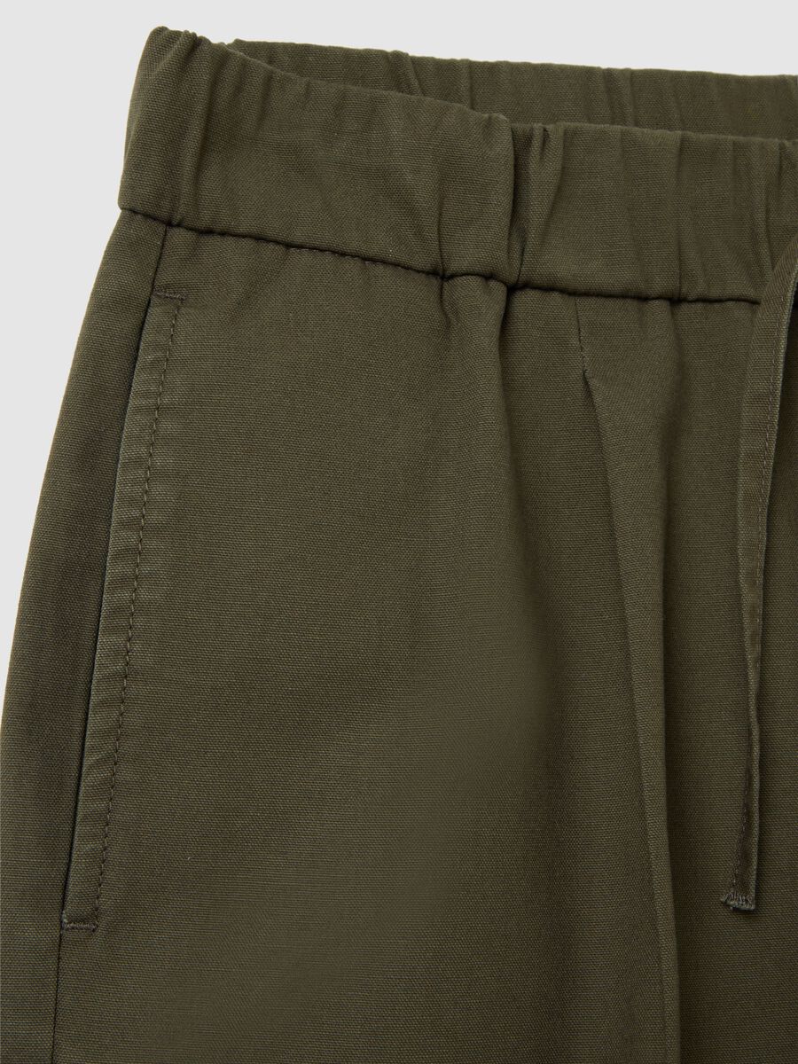 Men's green baggy shorts in 100% cotton_5
