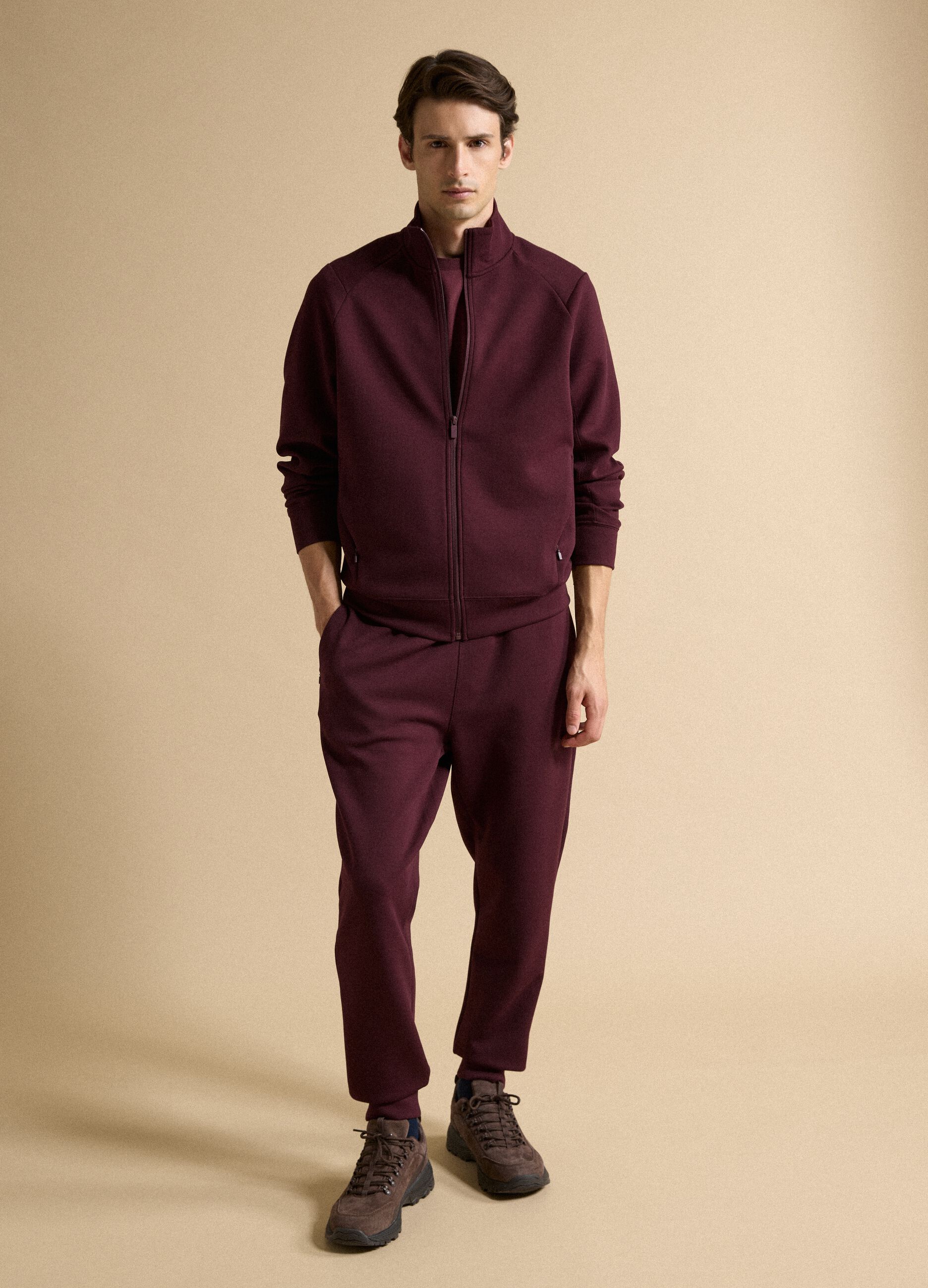 Red full-zip jacket with stretch Easy Dry fabric, regular fit