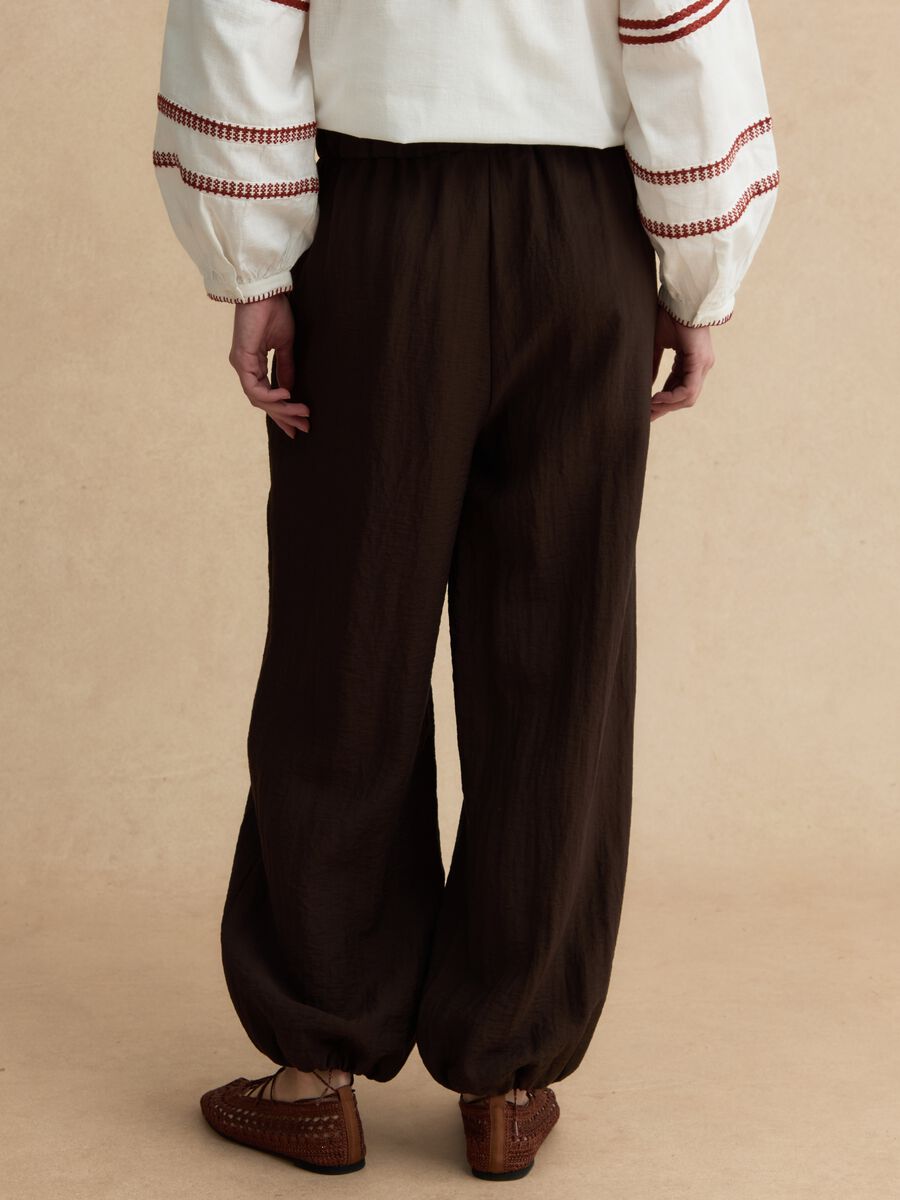 Brown viscose-blend relaxed fit jogger trousers_2
