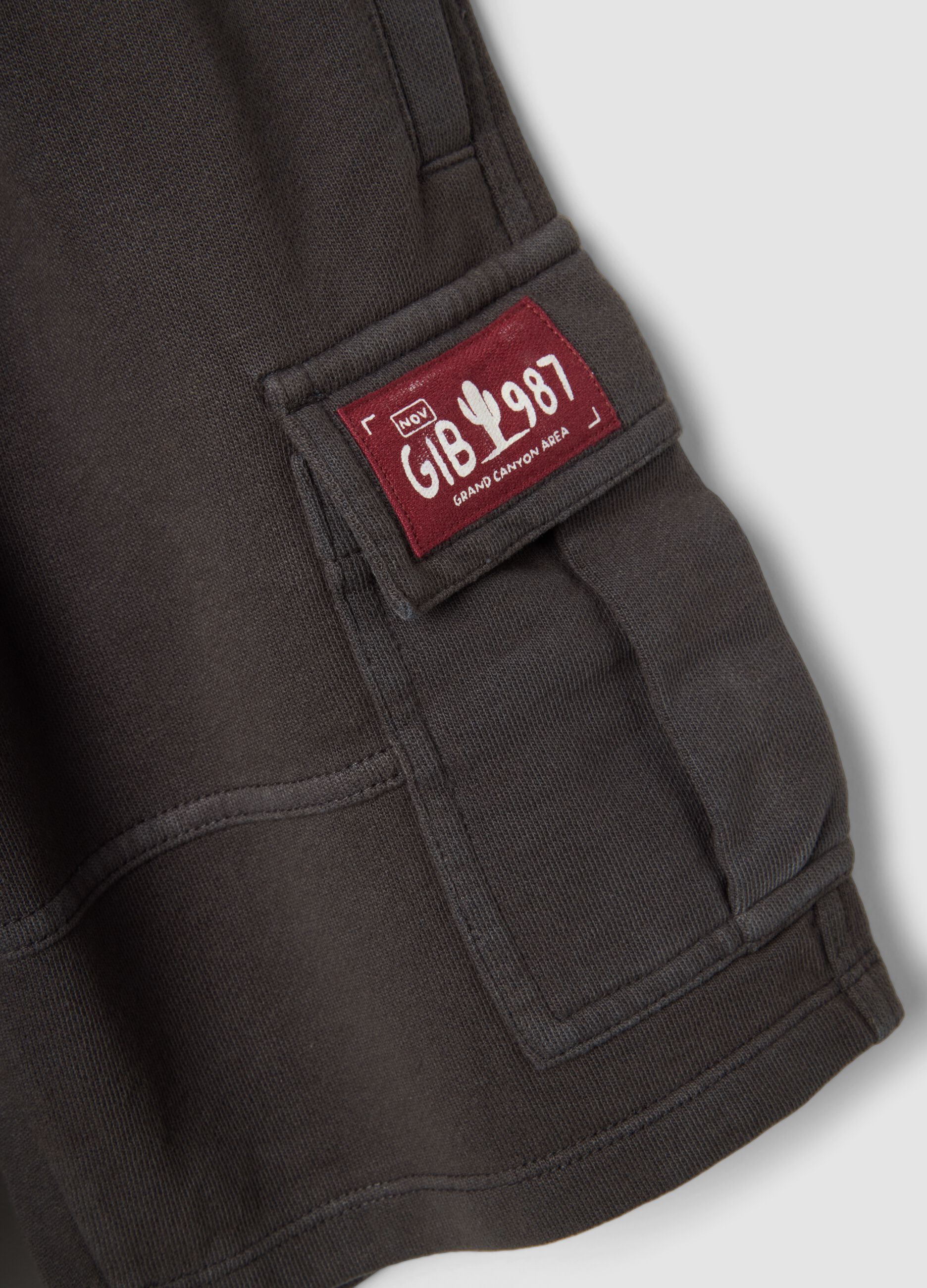 Boys' black 100% cotton cargo shorts, comfort fit