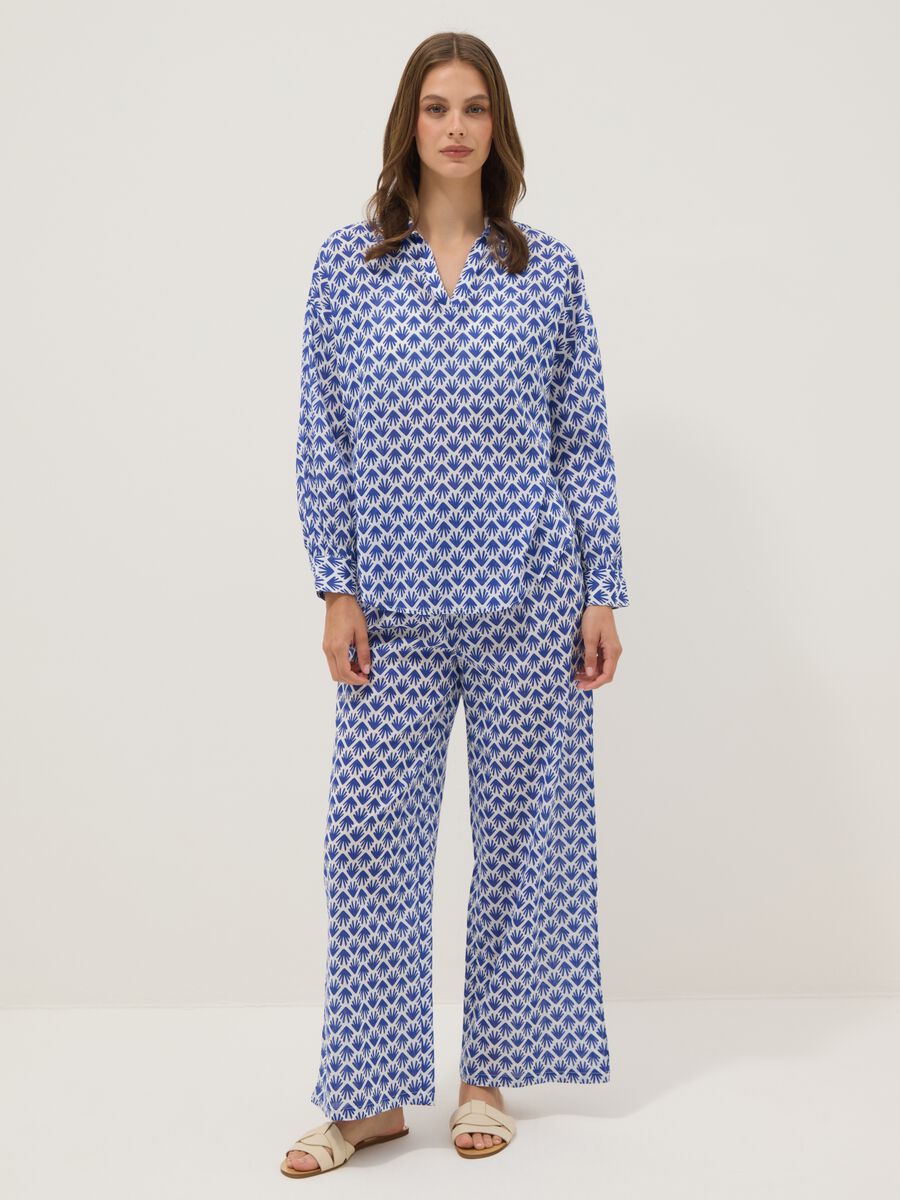 Multicoloured pure cotton shirt with pattern and V-neck_0