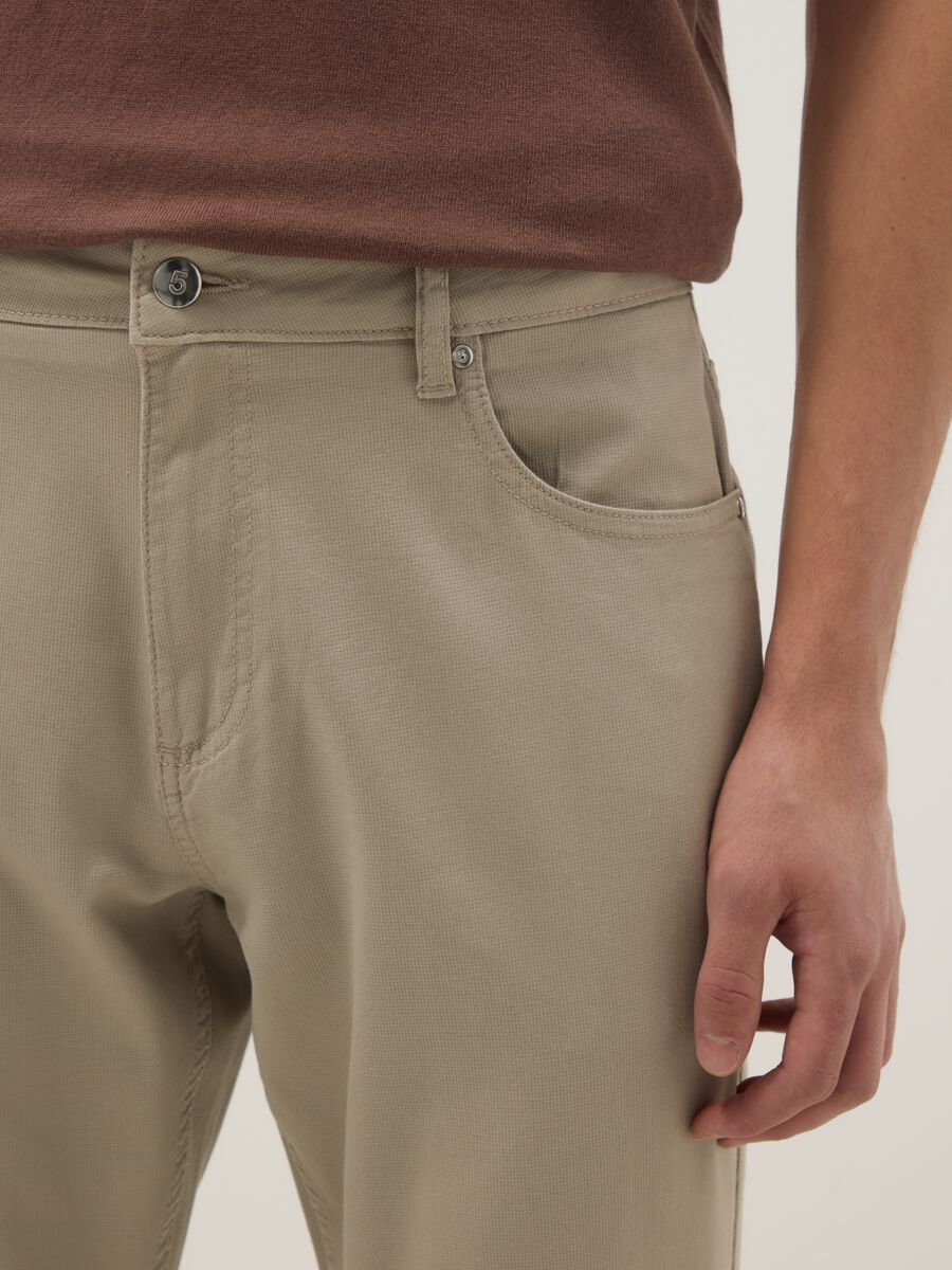 Regular fit beige cotton stretch trousers_3