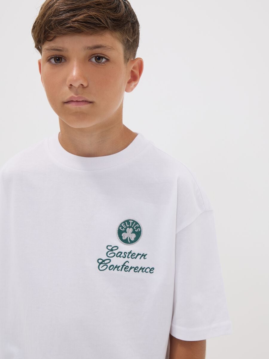 White pure cotton Celtics print T-shirt for boys_2