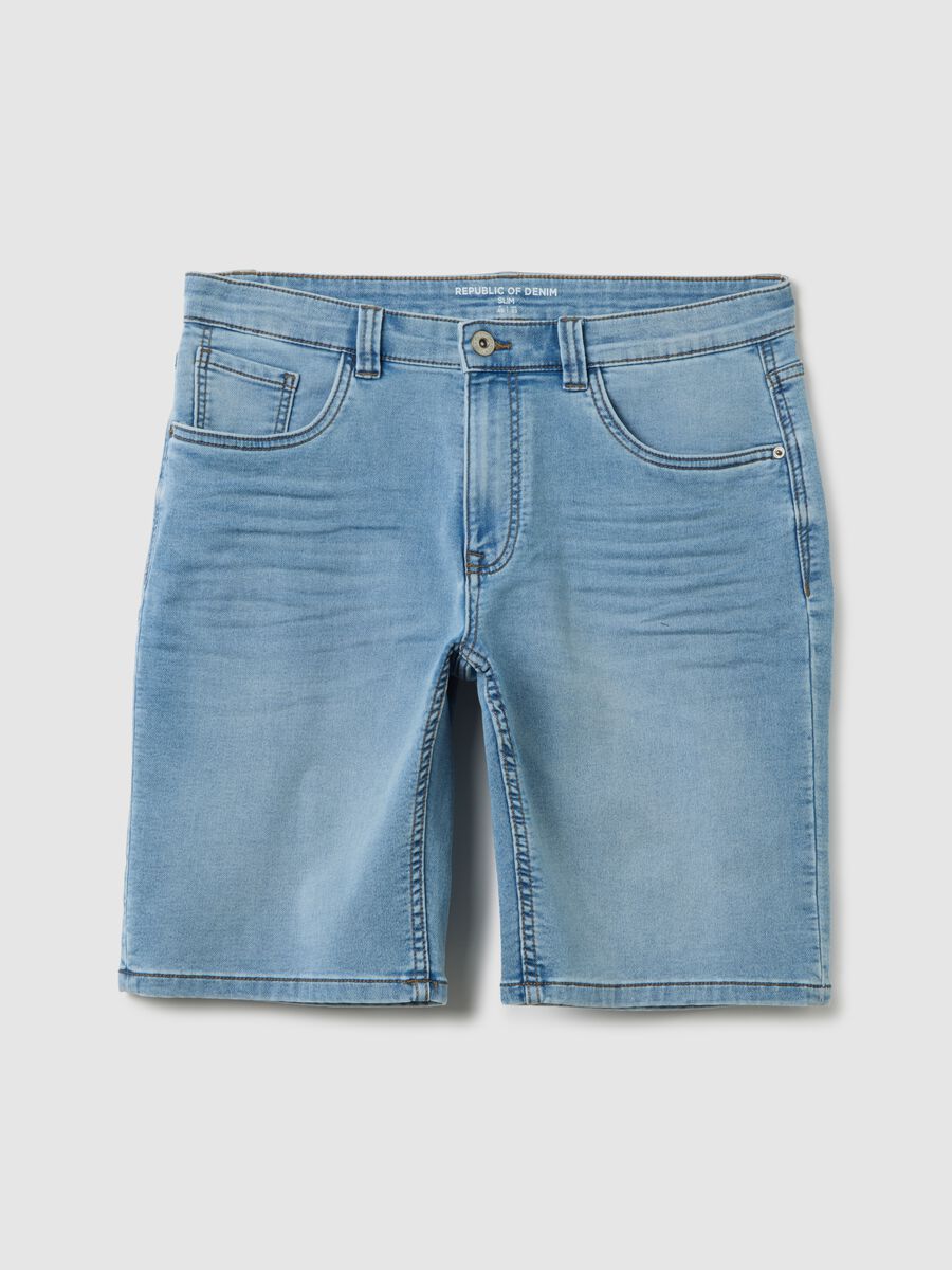 Men&rsquo;s slim-fit light blue denim Bermuda shorts_4