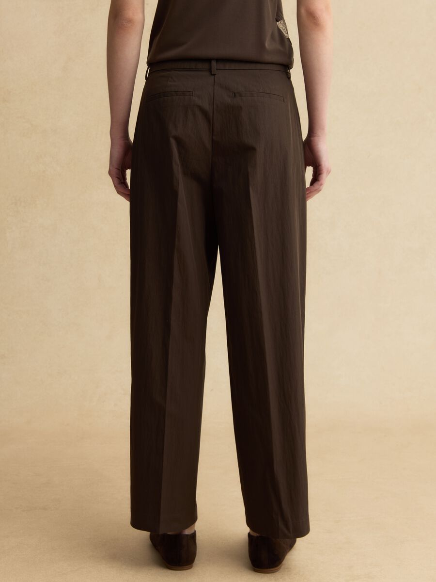 Brown cotton blend straight fit trousers_2