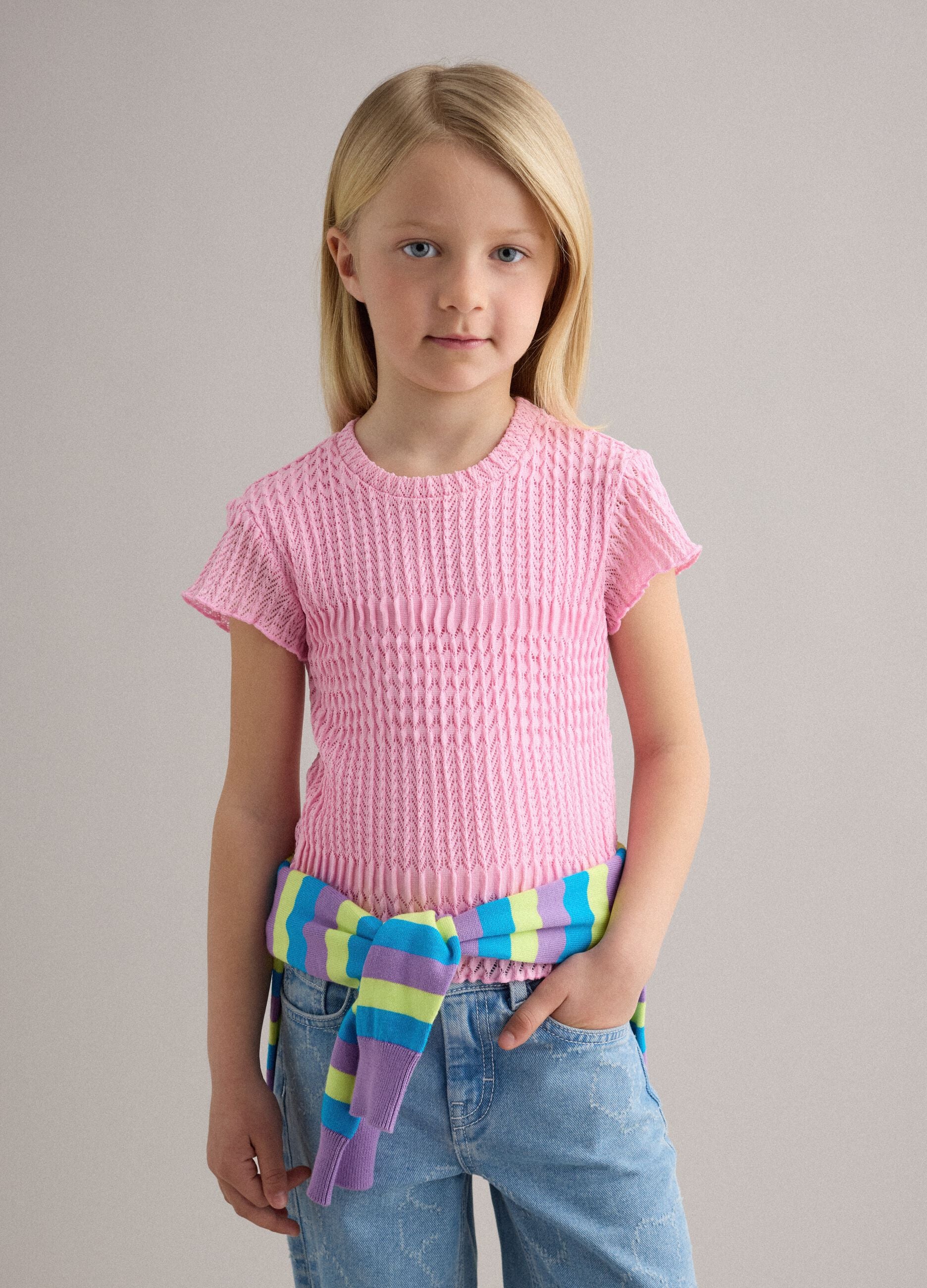 Pink short-sleeve girls' T-shirt regular fit with mesh texture
