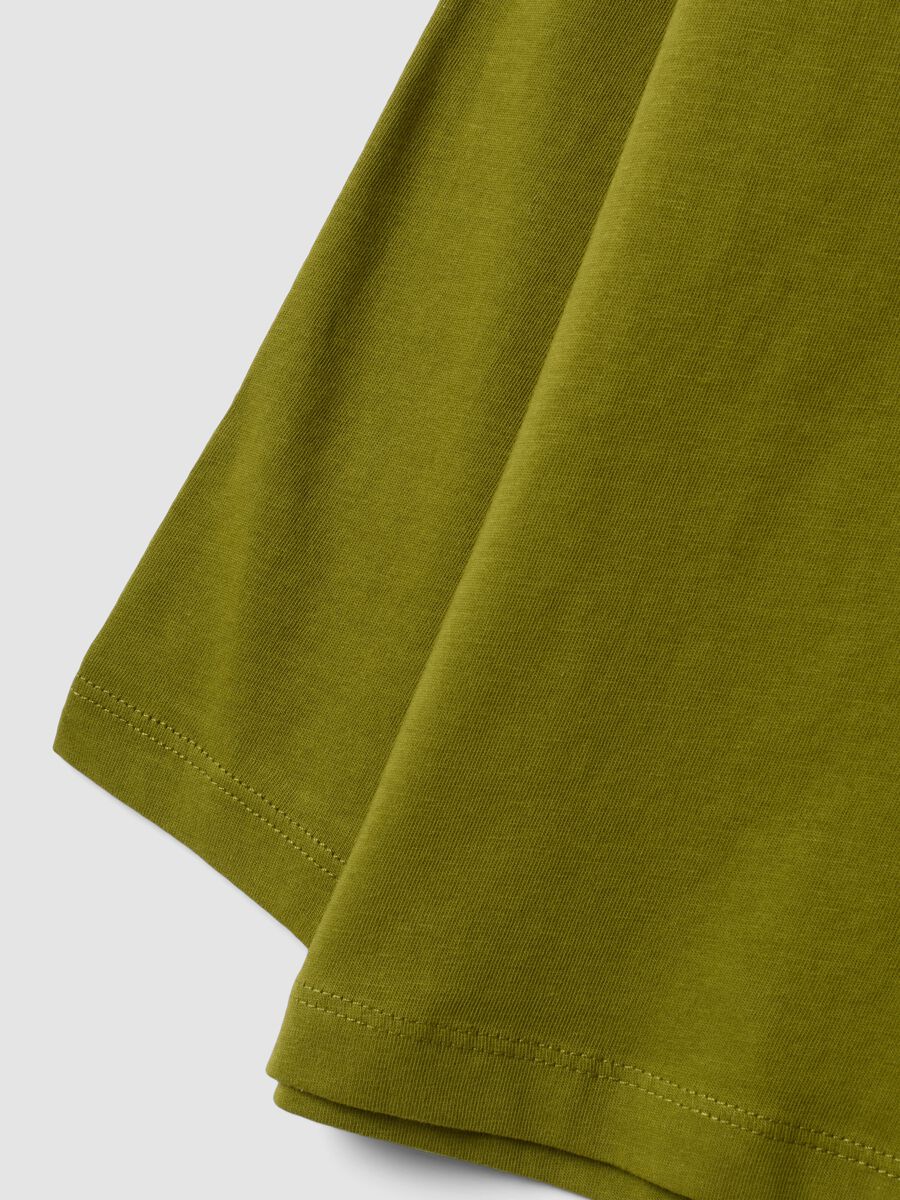 T-shirt over verde in puro cotone con stampa a contrasto per bambino_3